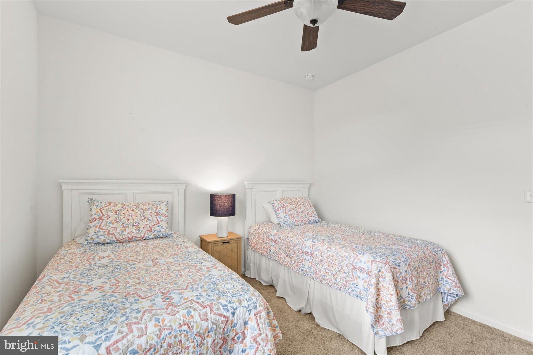 PELICAN POINT - Residential