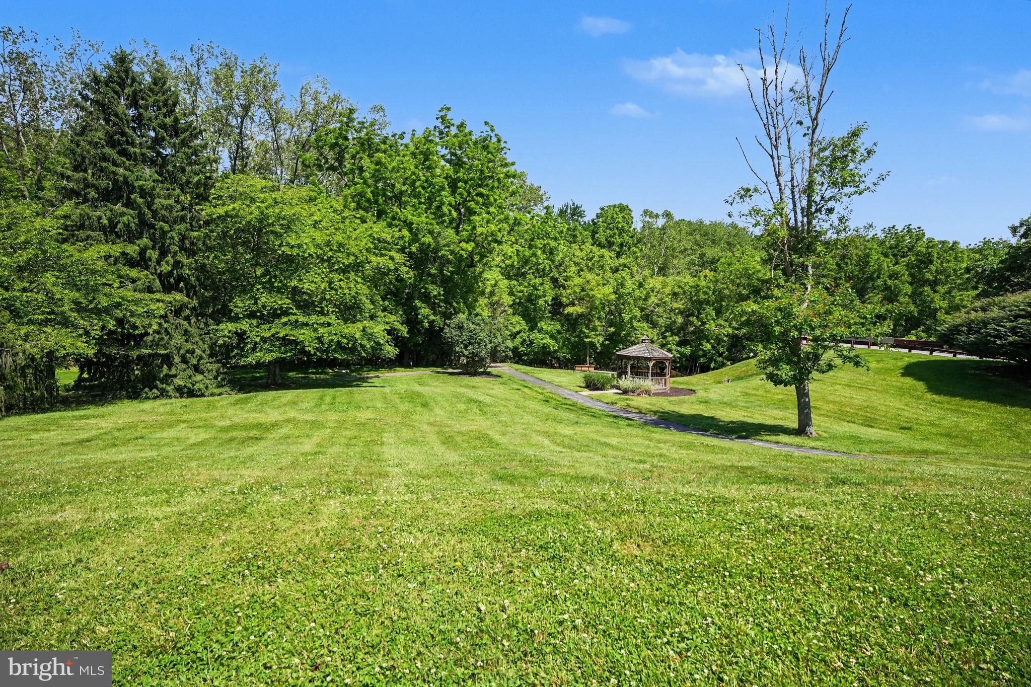 VALLEY STREAM - Residential