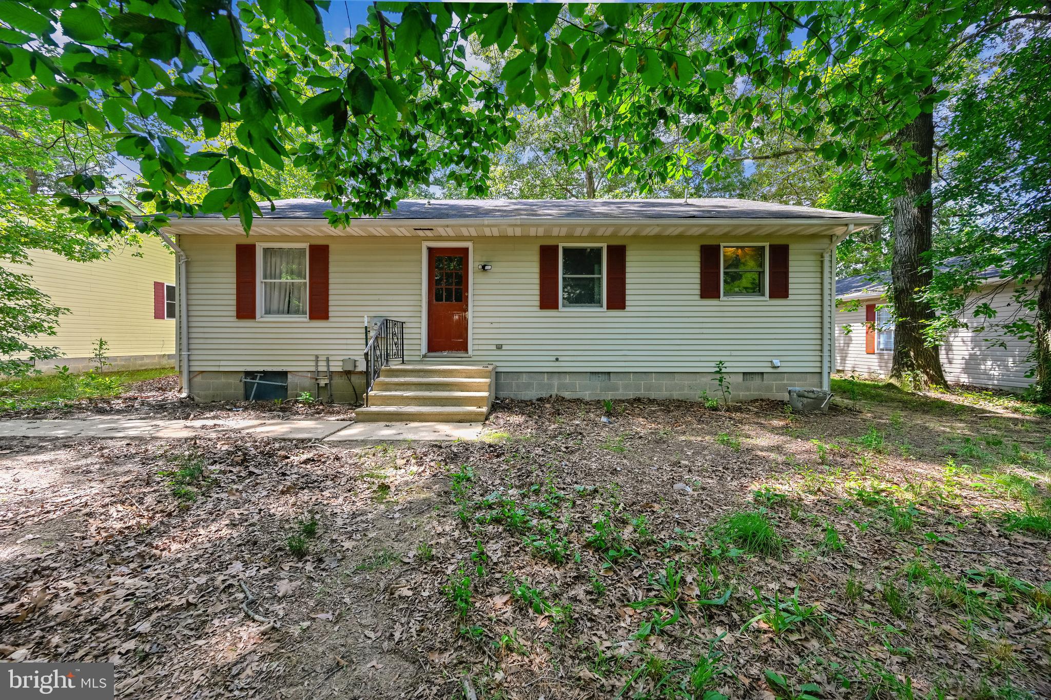Come see this ranch style home located on a large lot in Denton. This home has 3 bedrooms, 1 bathroom and eat-in kitchen with stainless steel appliances. Living here you can enjoy all that Choptank River has to offer. Walking distance to Lockerman School Park and conveniently located to downtown Denton where there are plenty of shops and restaurants.