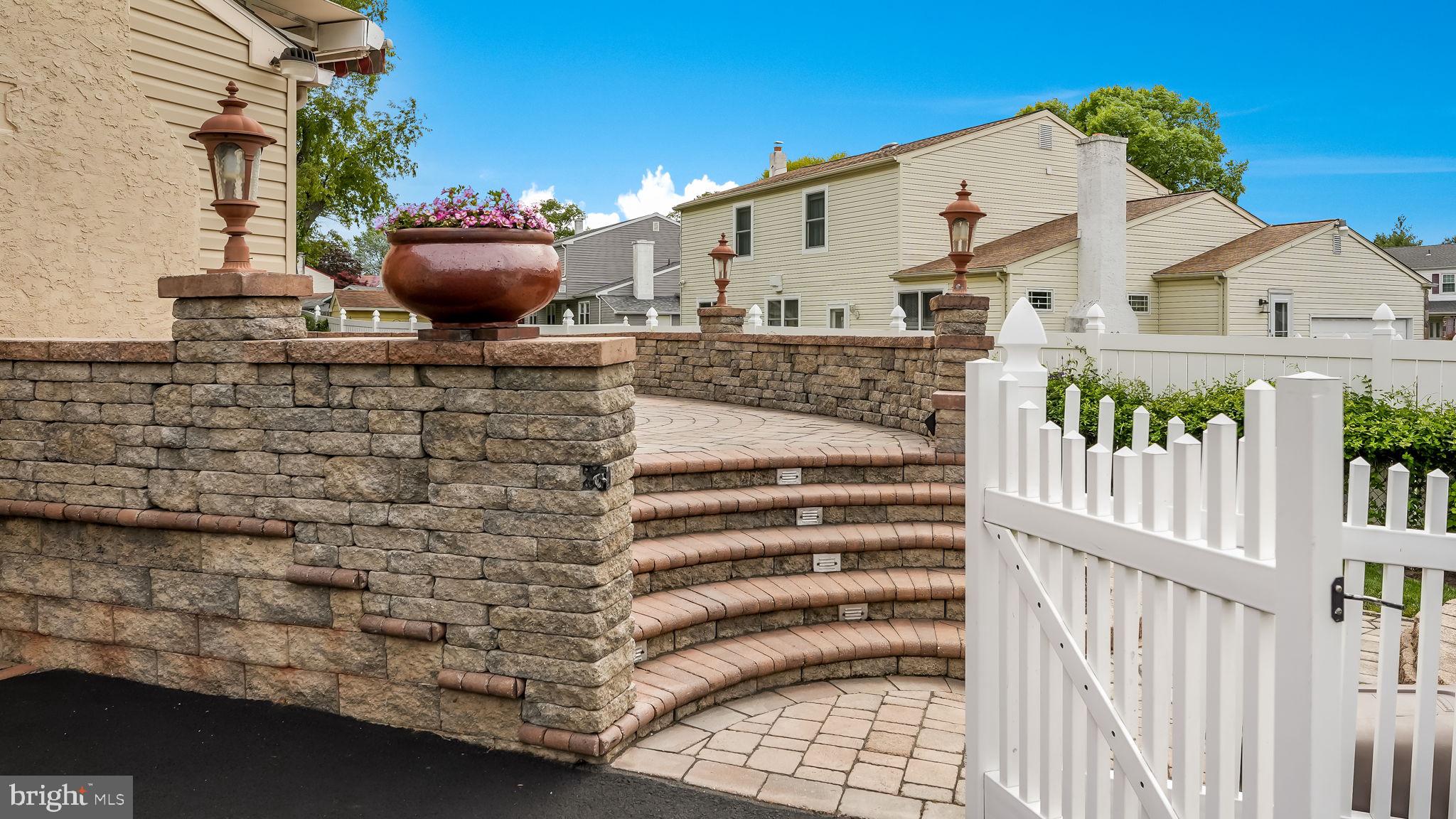 MEADOW WOOD - Residential