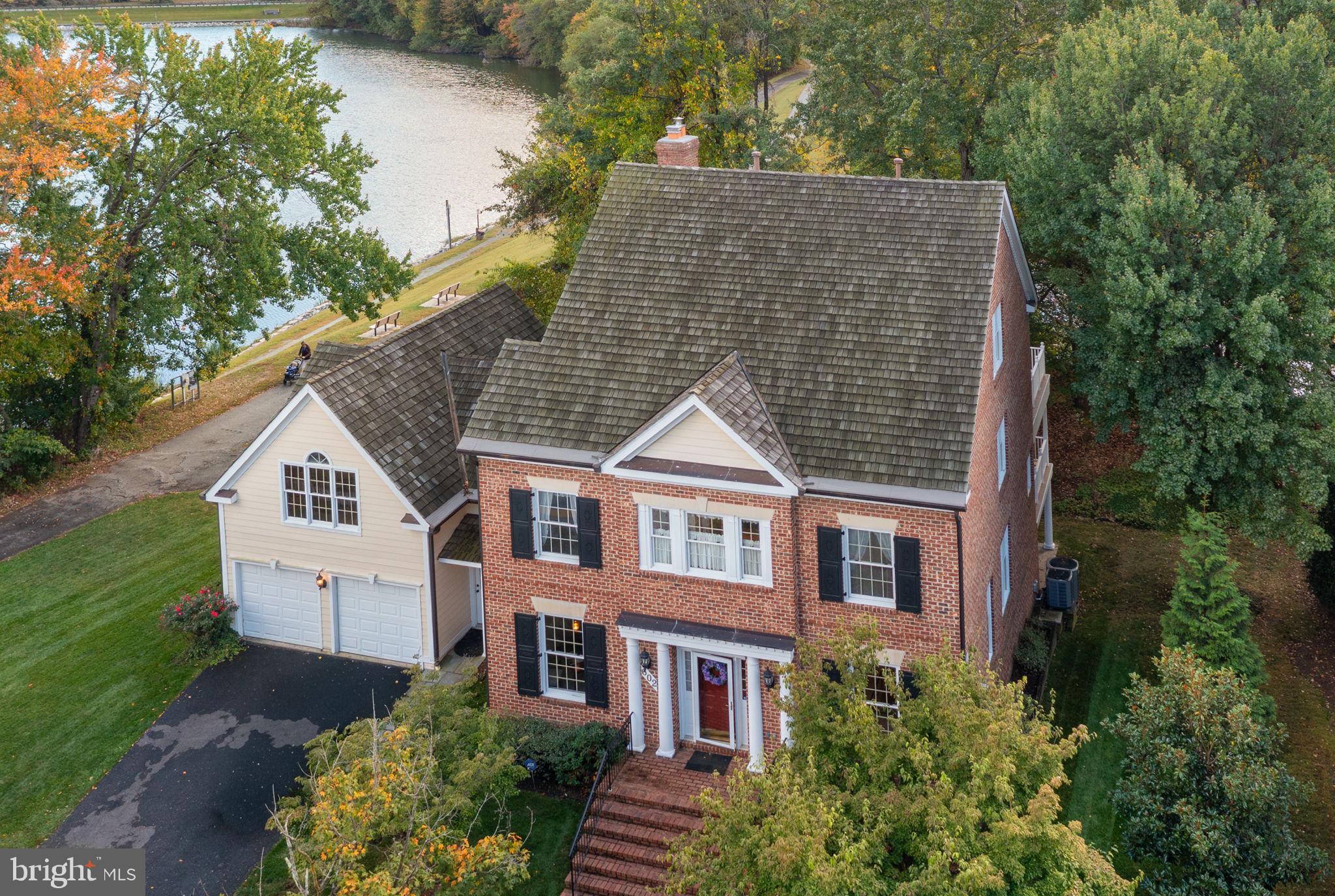 KENTLANDS - Residential