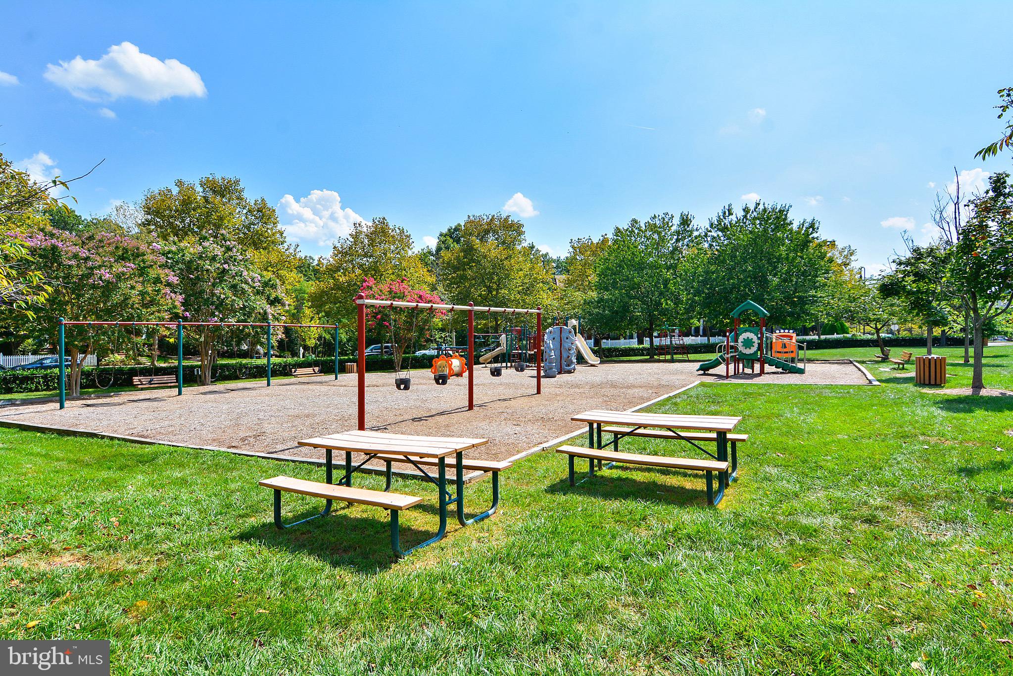 KENTLANDS - Residential