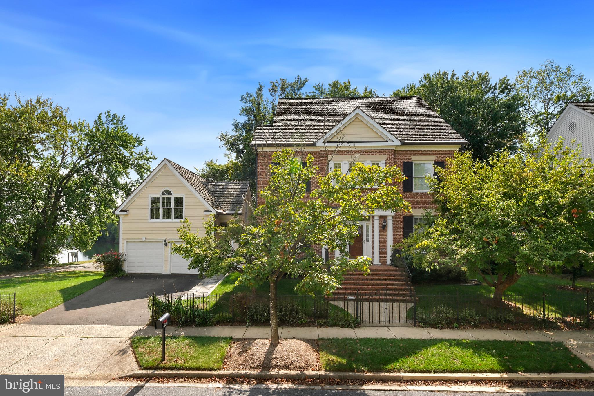 KENTLANDS - Residential