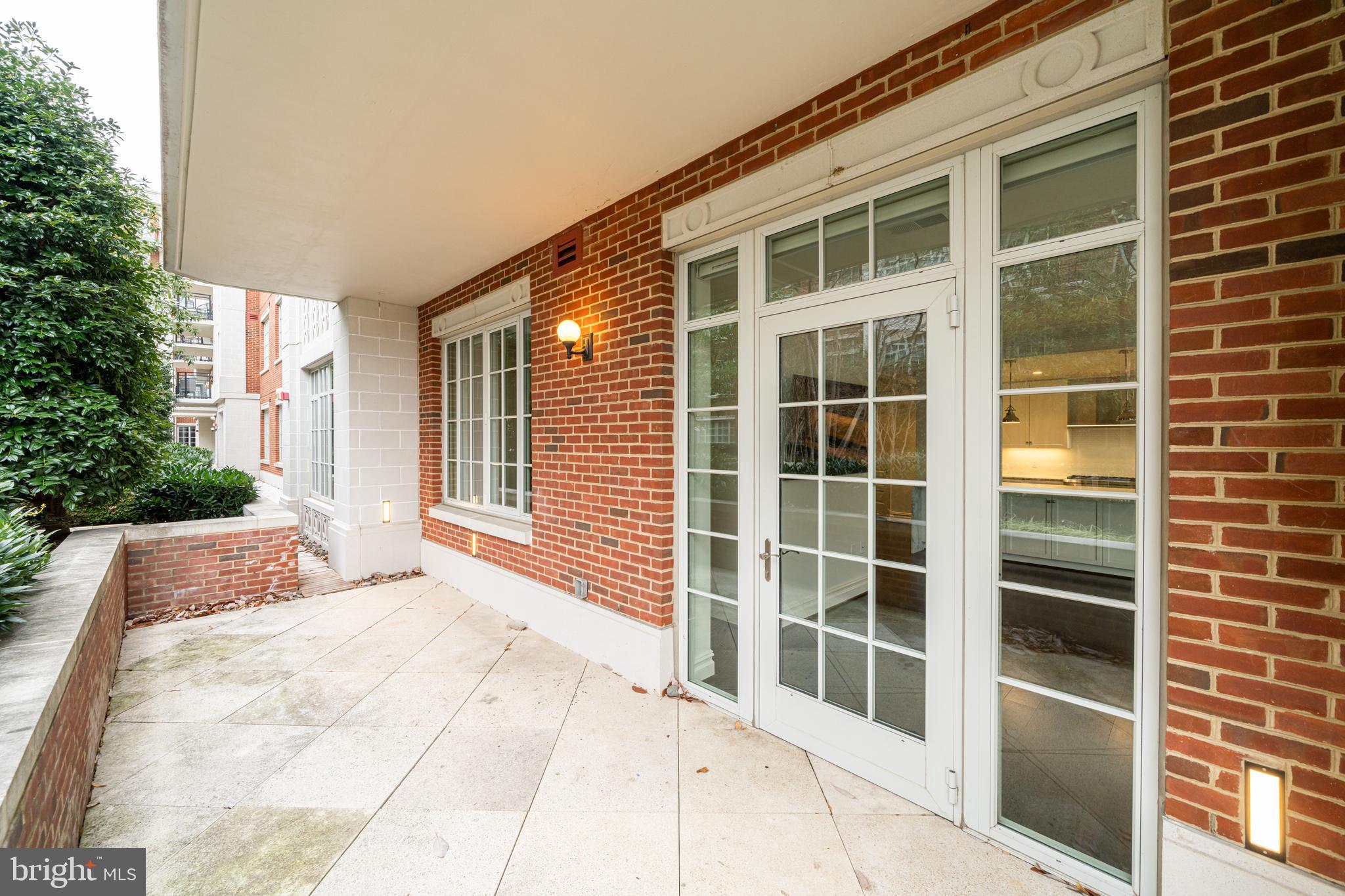 THE SIGNET - Residential Lease