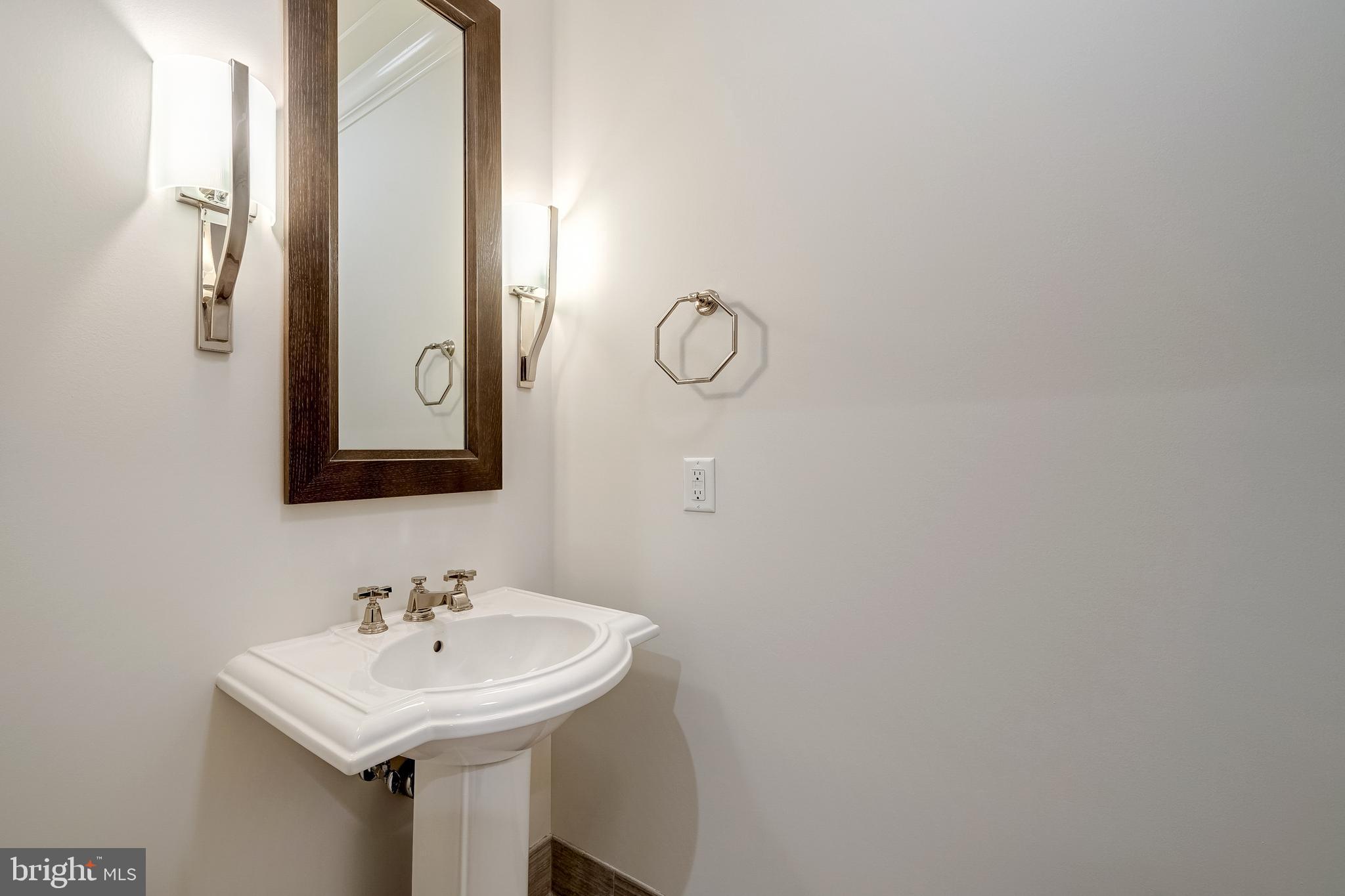 THE SIGNET - Residential Lease