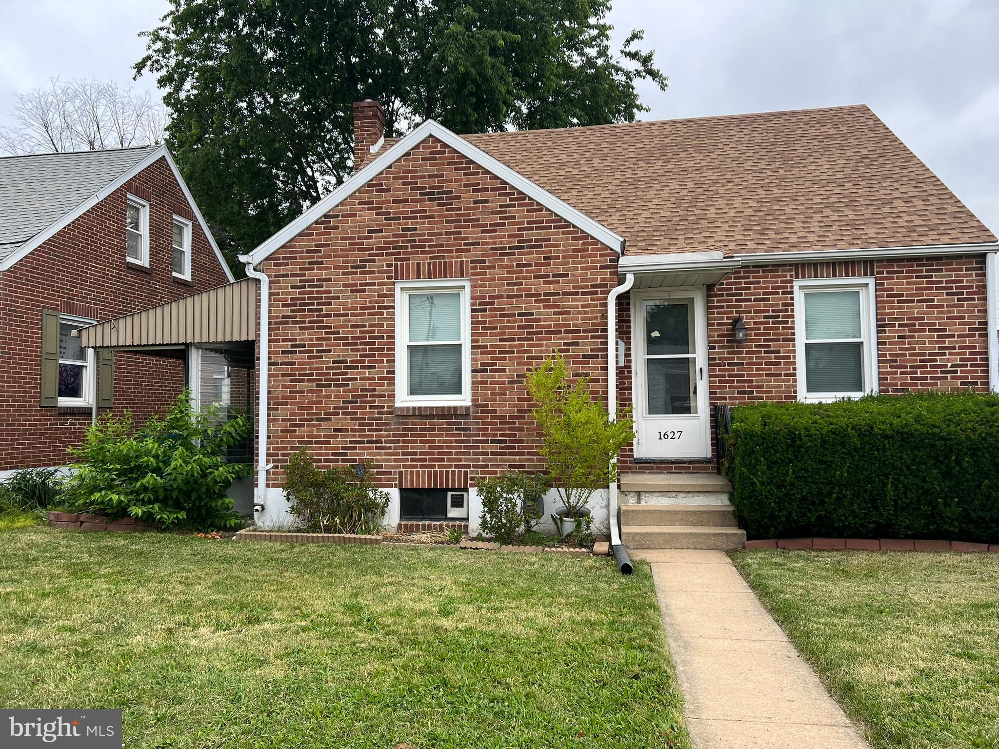 Come take a look at this move in ready property in West York School District! The property has LVP throughout bringing a very modern look to the home. The flat yard has a one car garage in the rear. Within walking distance to the West York Area School as well as being only a few minute drive to Route 30. This home has two bedrooms on the first floor as well as a large bedroom on the second floor granting plenty of space.