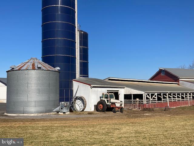 WARWICK TWP - Farm