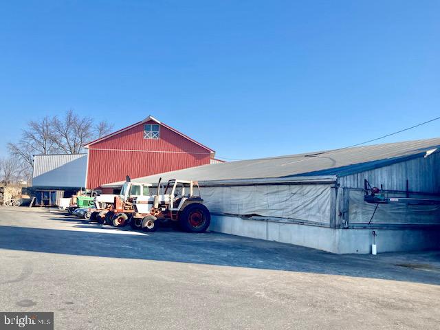WARWICK TWP - Farm