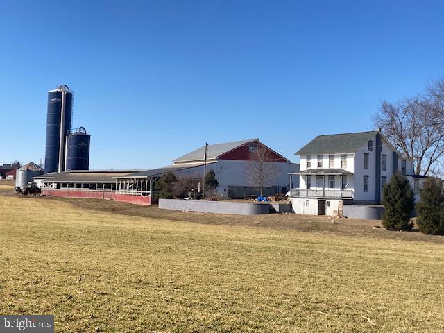 WARWICK TWP - Farm