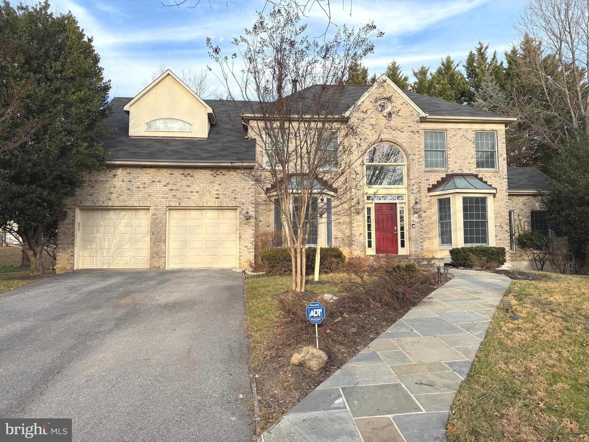 Open House  4/11 1:00-3:00 pm. Welcome home to this Spectacular 2 Story Foyer, 5-bedroom, and 5-bath colonial single-family house on a cul-de-sac. Gourmet kitchen with updated cabinetry and countertop. Wood flooring on the main level. Oversized windows. The owner’s suite featured a double vanity, a walk-in closet, a jacuzzi bath tub, and a separate shower. Patio and sunroom are ideal for all-season entertaining, and the expansive lower-level rec room. Great, quiet neighborhood, convenient locations, close to schools, shopping, and restaurants. This is the house you have been waiting for!
