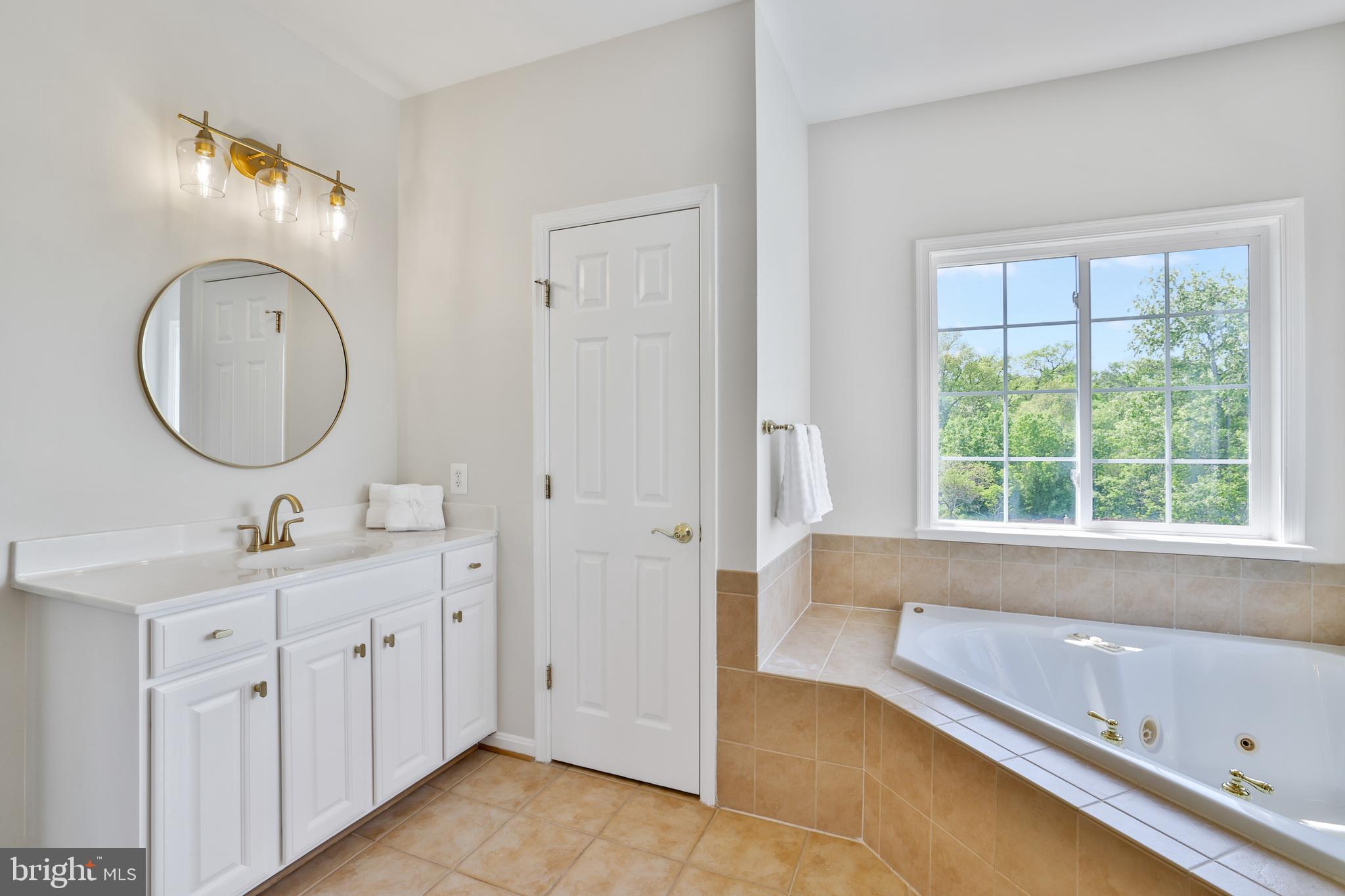 ASHBROOK VILLAGE - Residential