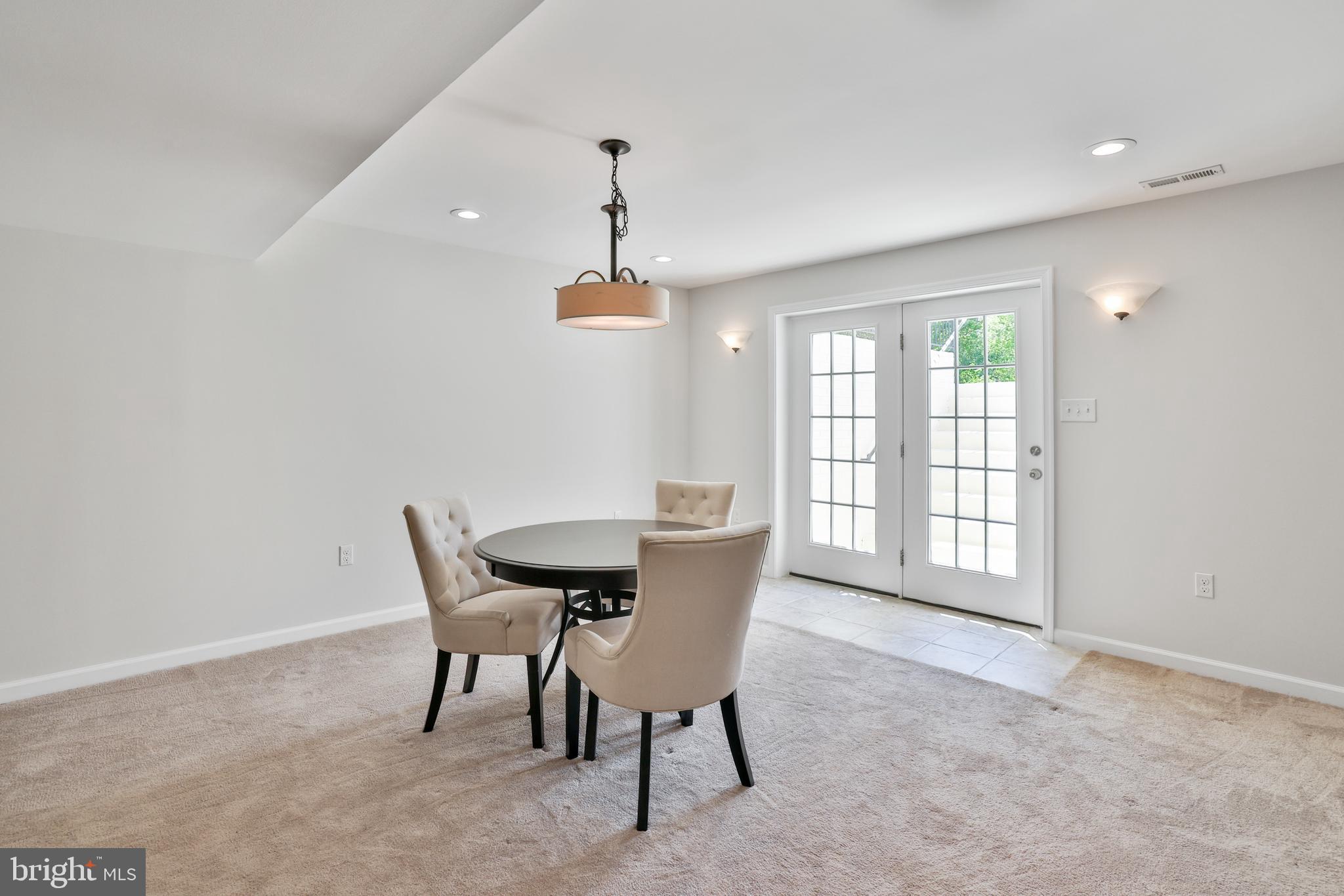ASHBROOK VILLAGE - Residential