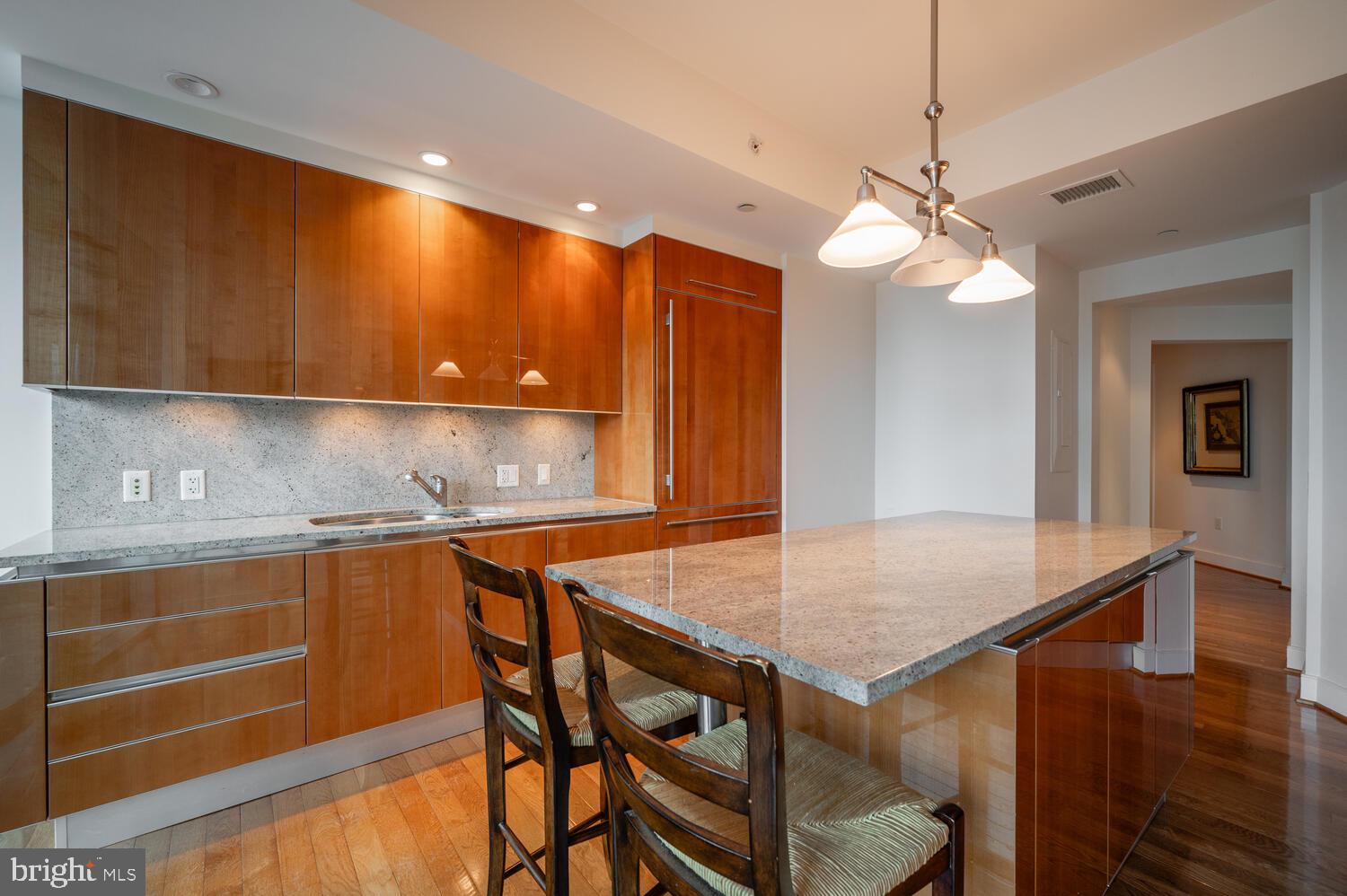 ROSSLYN - Residential