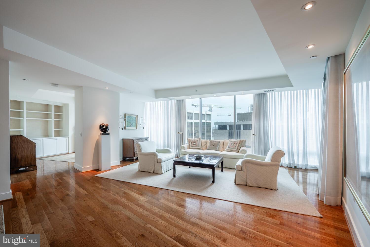 ROSSLYN - Residential