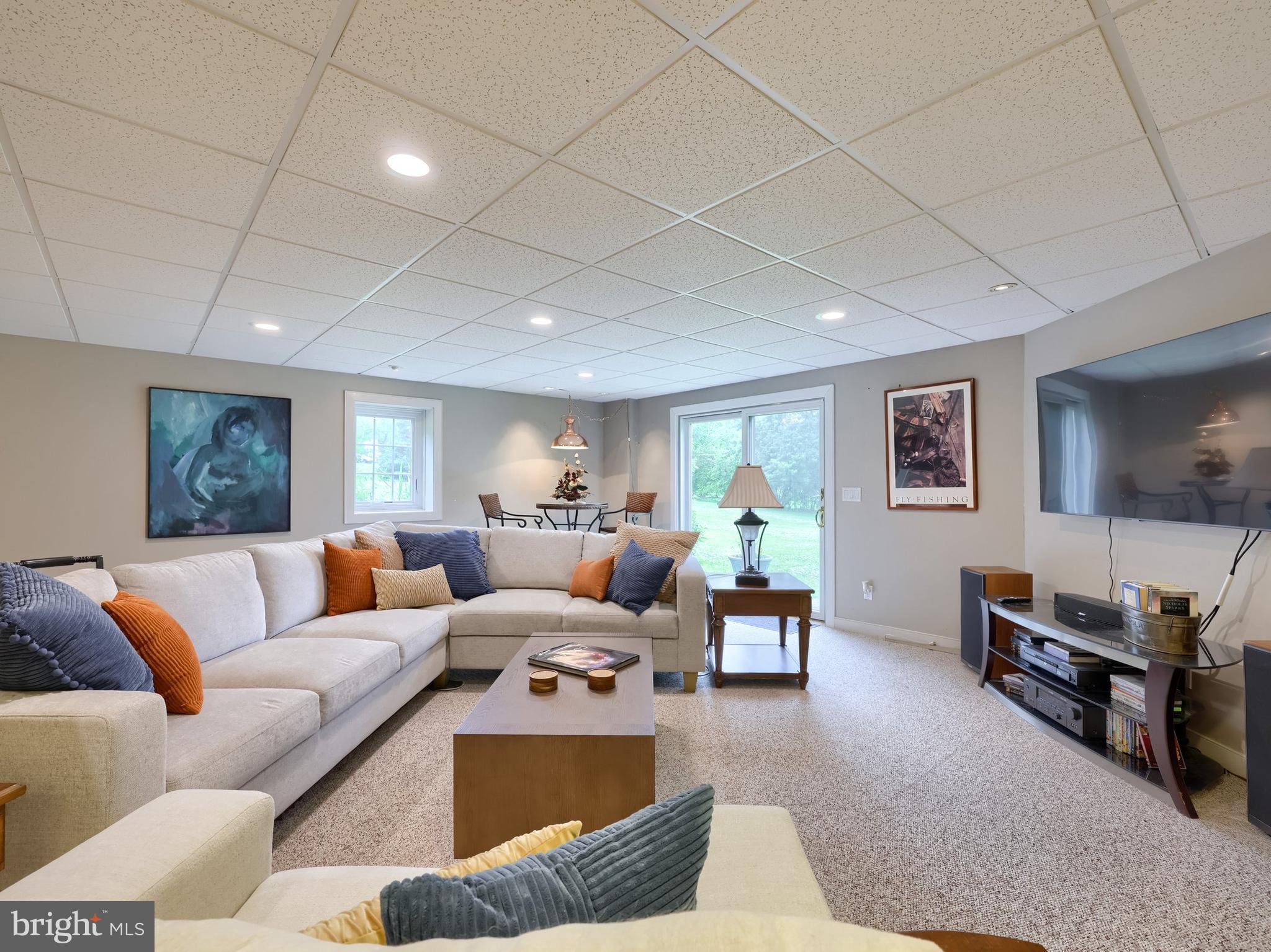 SCHOOL LANE HILLS ESTATES - Residential