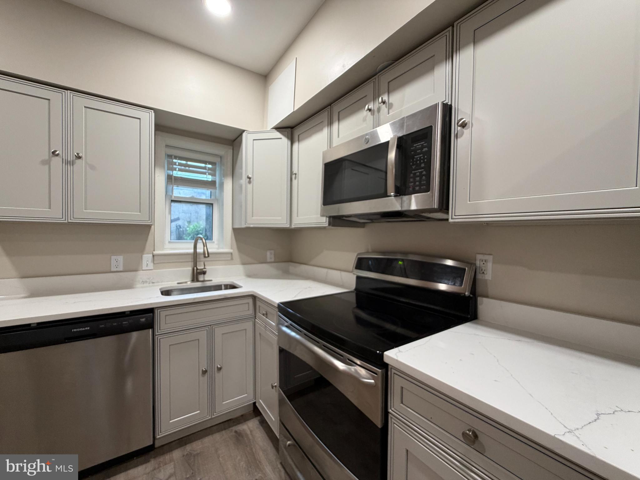 WASHINGTON VILLAGE - Residential