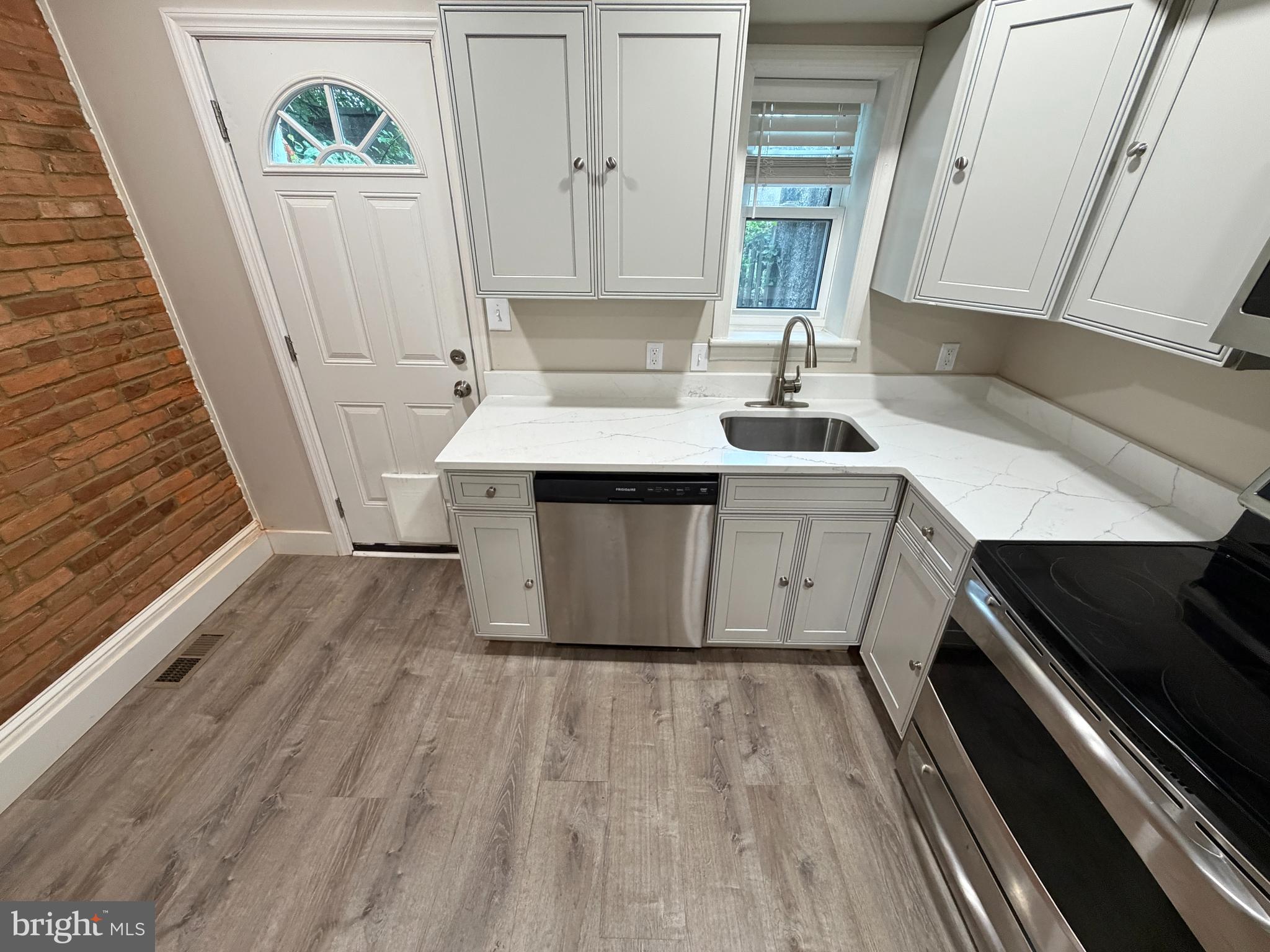 WASHINGTON VILLAGE - Residential