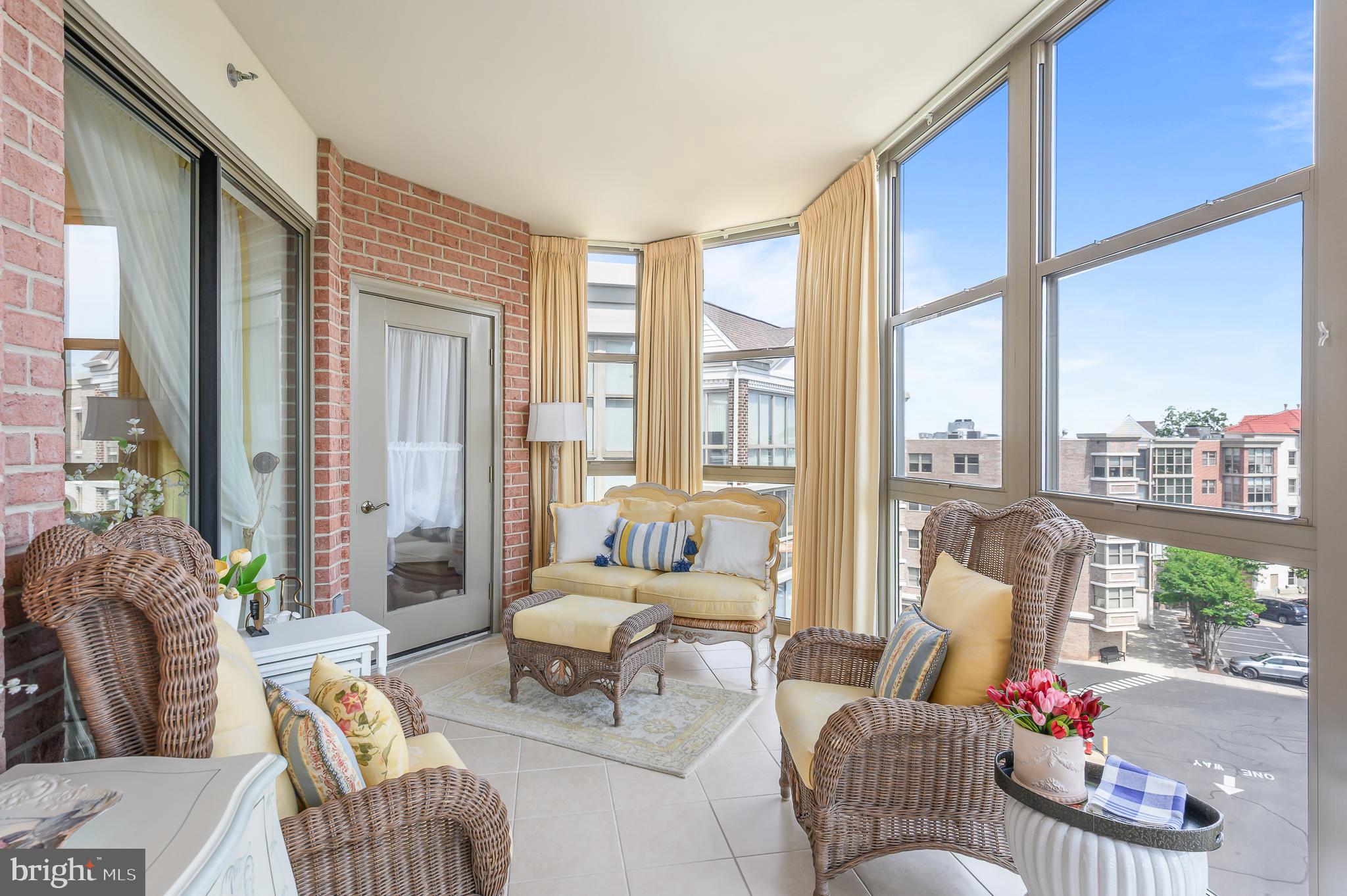 LANSDOWNE WOODS - Residential