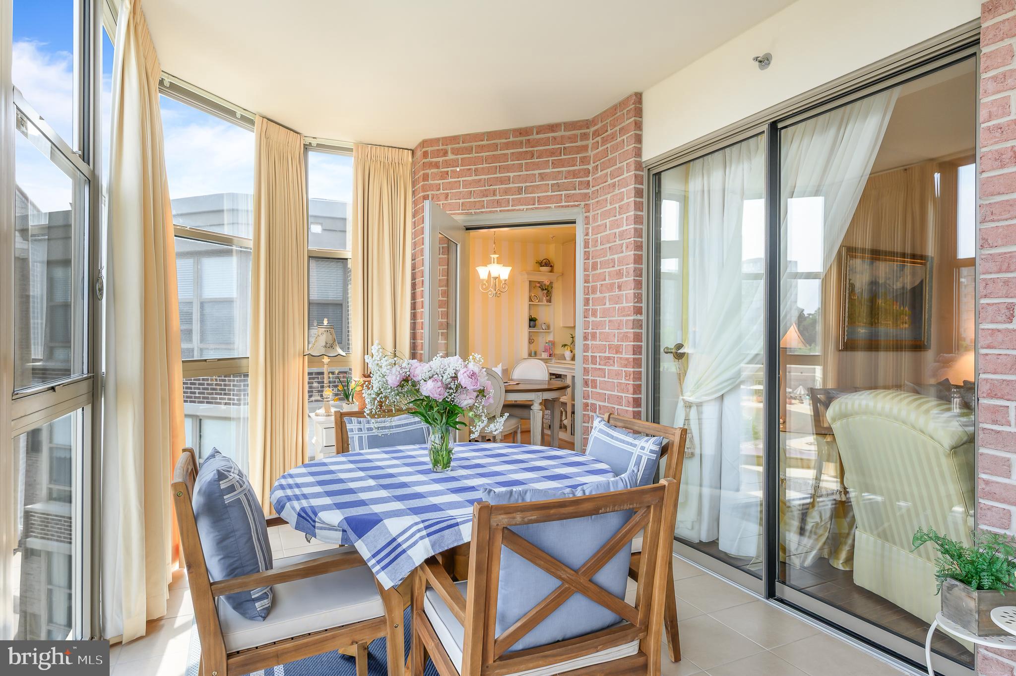LANSDOWNE WOODS - Residential