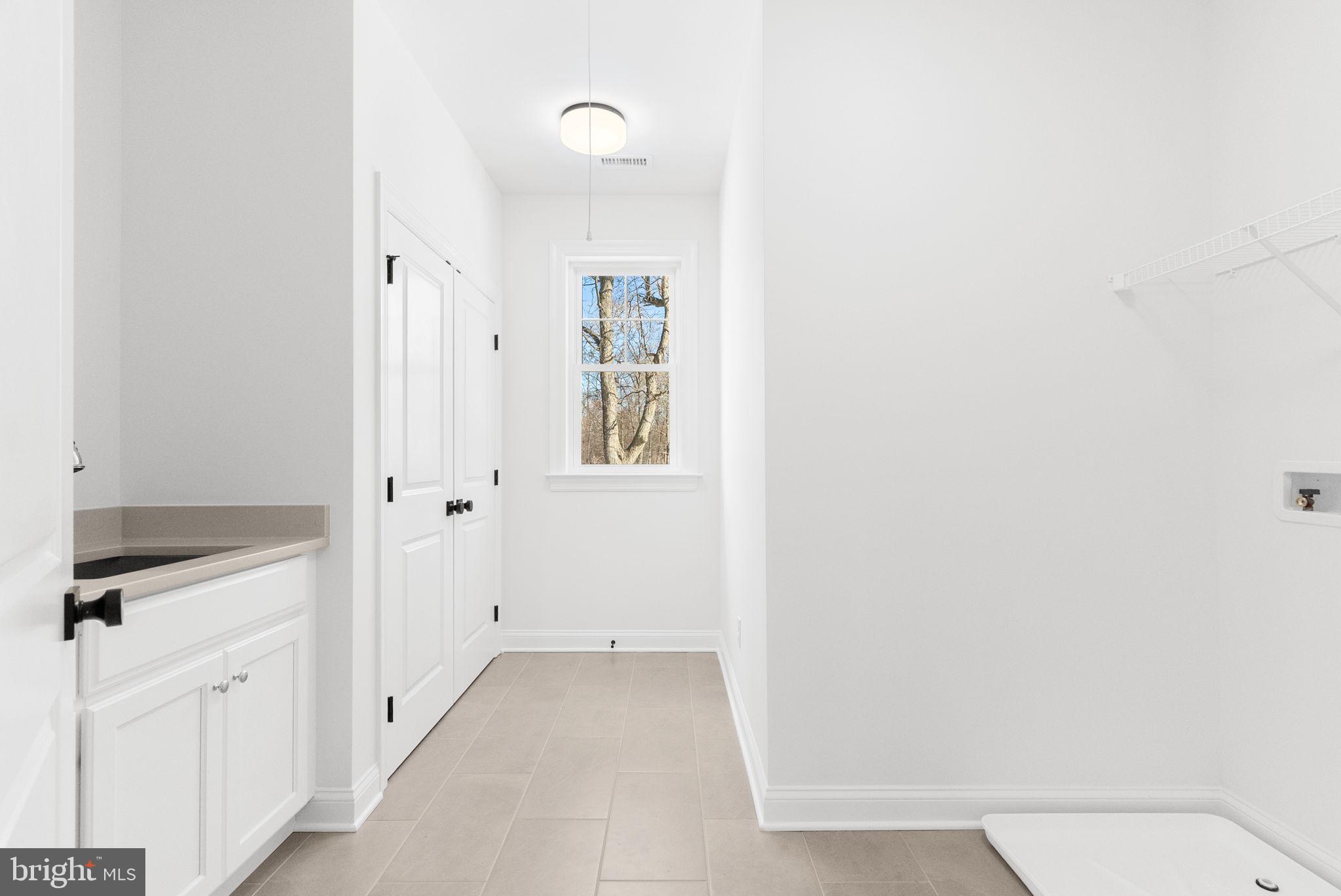 ESTATES AT STONECLIFF - Residential