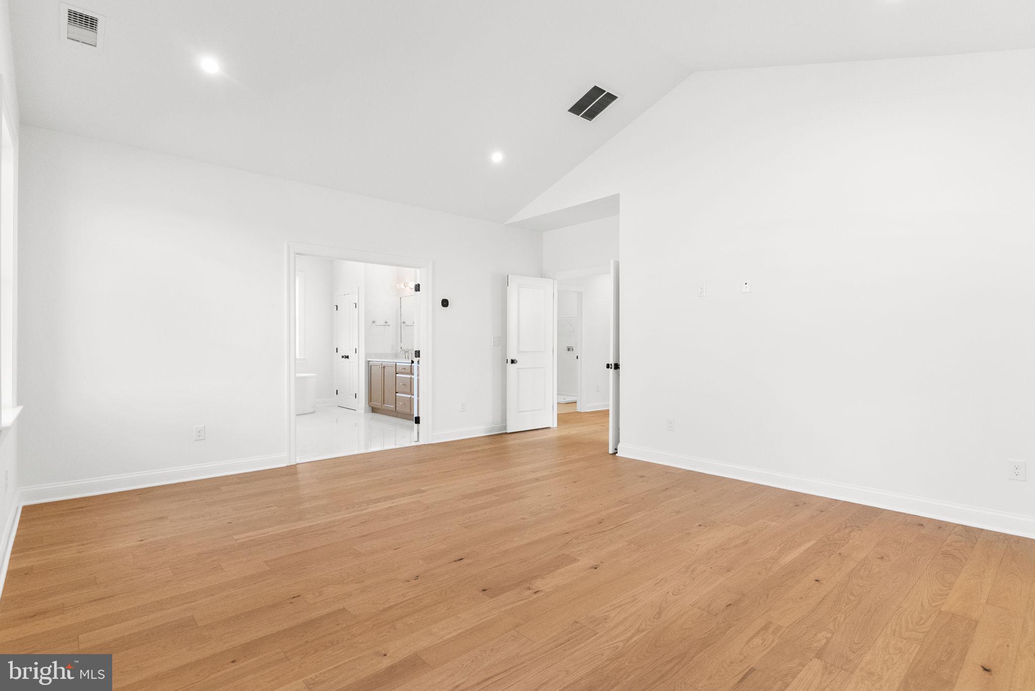 ESTATES AT STONECLIFF - Residential