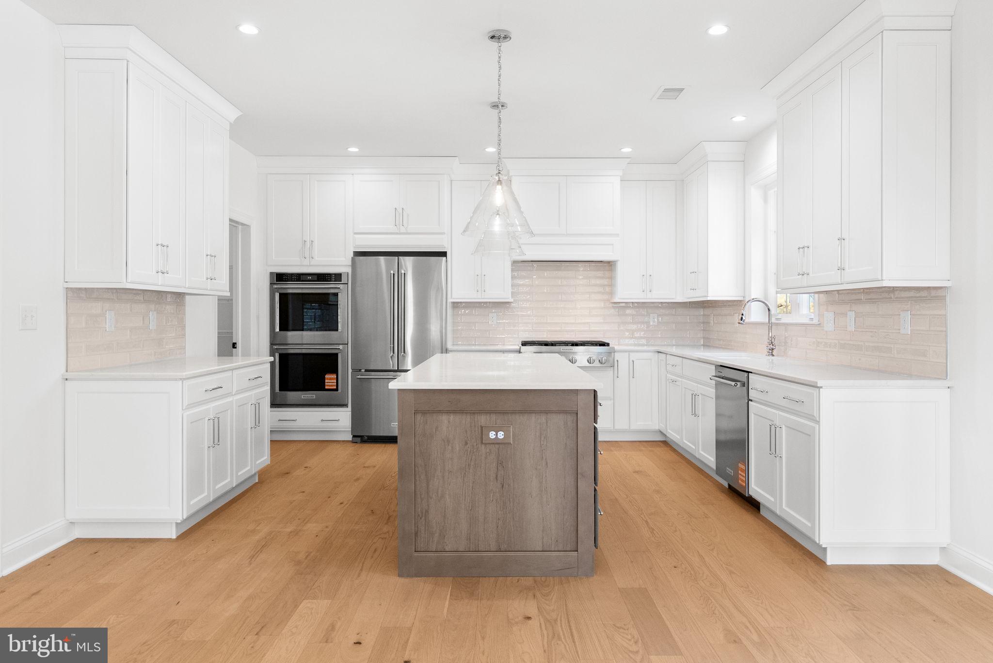 ESTATES AT STONECLIFF - Residential