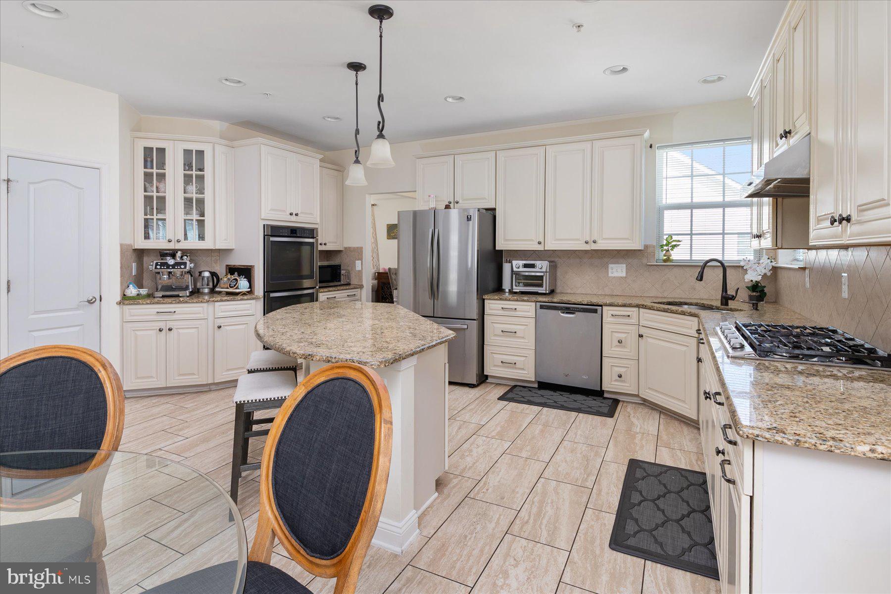 RESIDENCES AT QUARRY PLACE - Residential