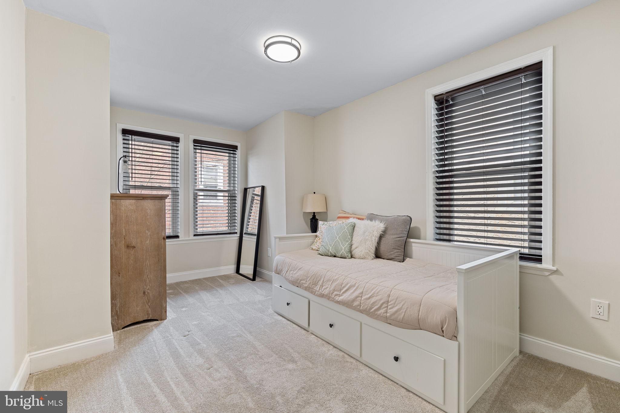 FAIRMOUNT - Residential