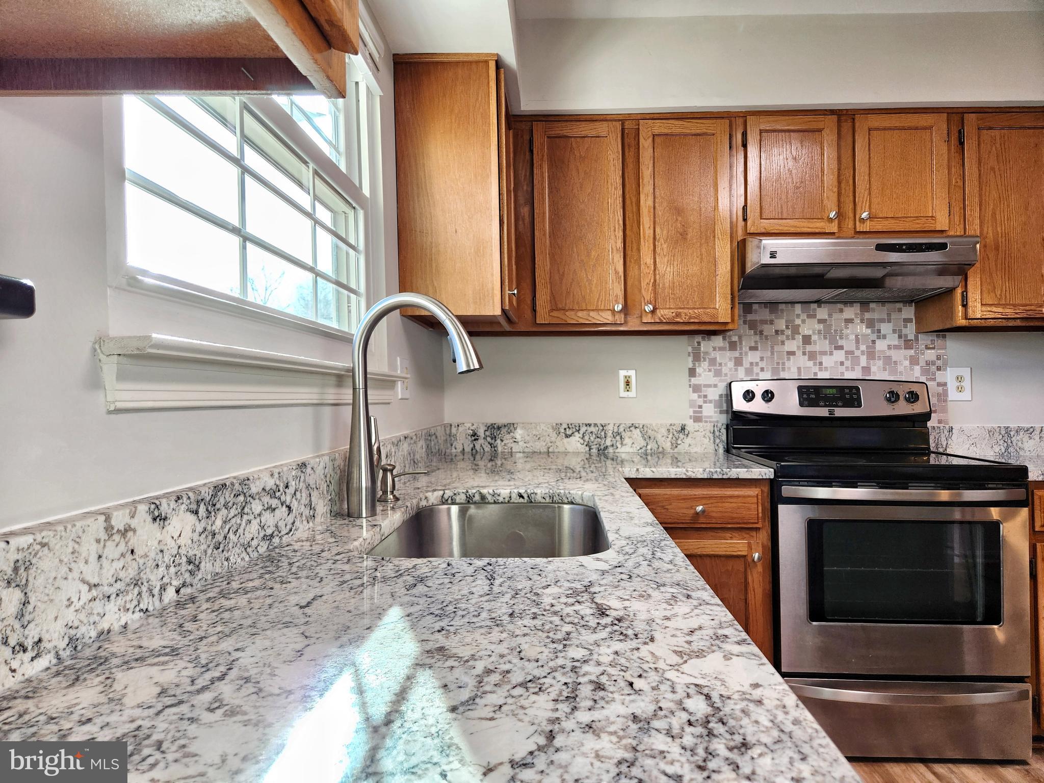 PARADISE - Residential Lease