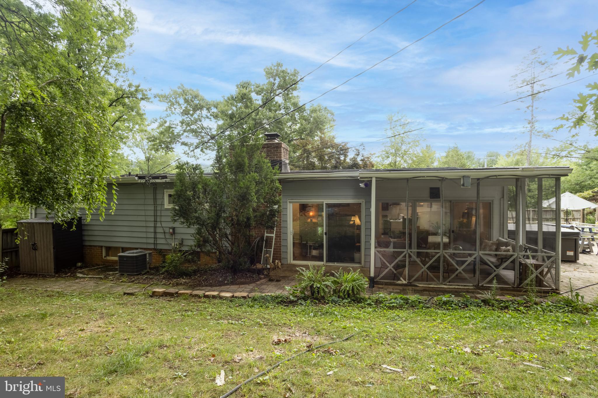MIDFIELD - Residential