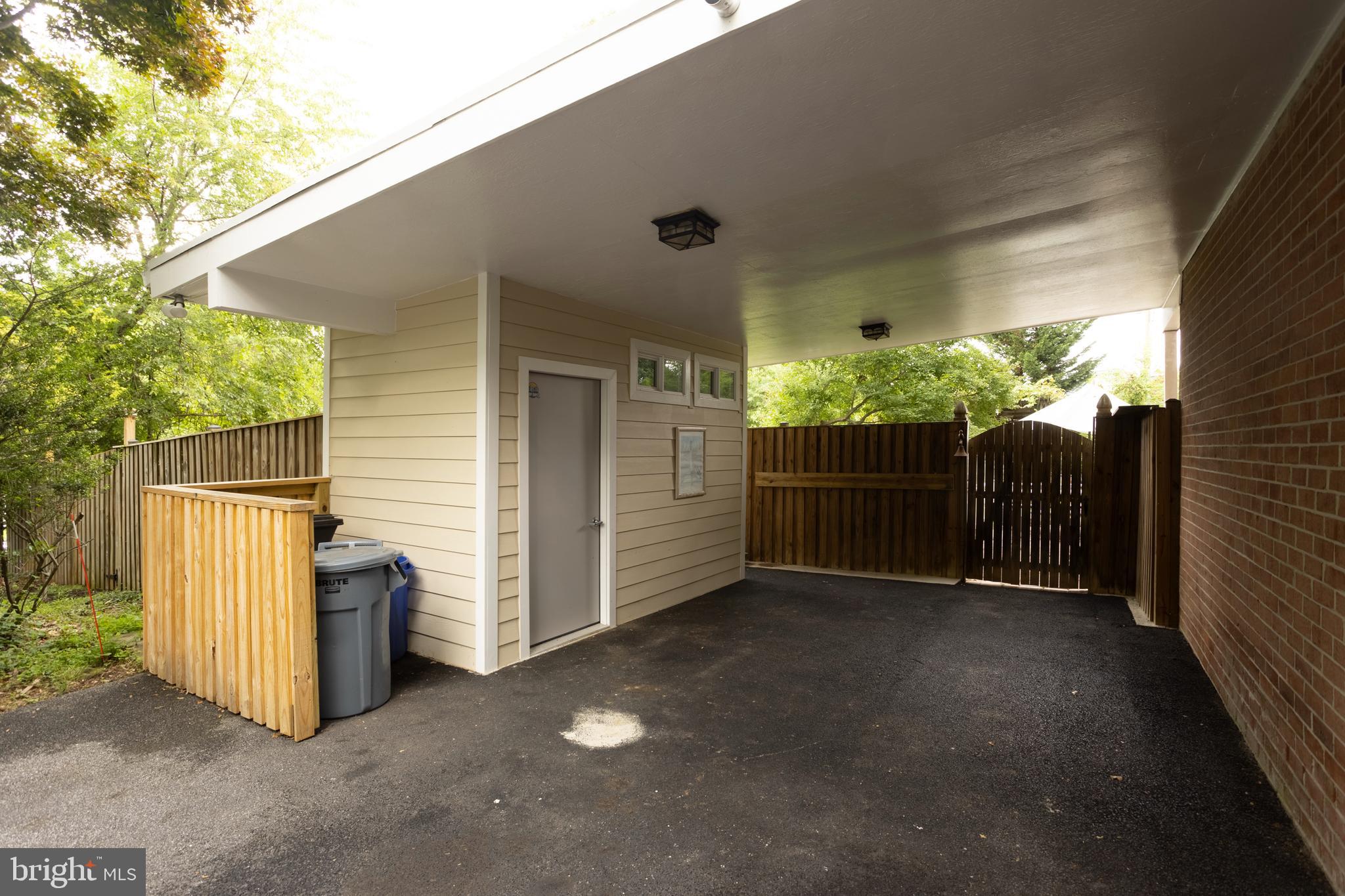 MIDFIELD - Residential