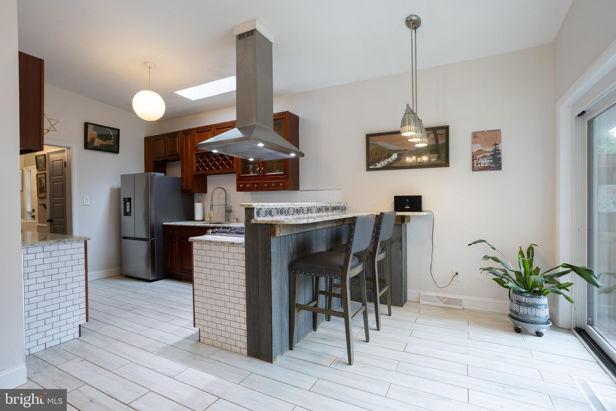MIDFIELD - Residential