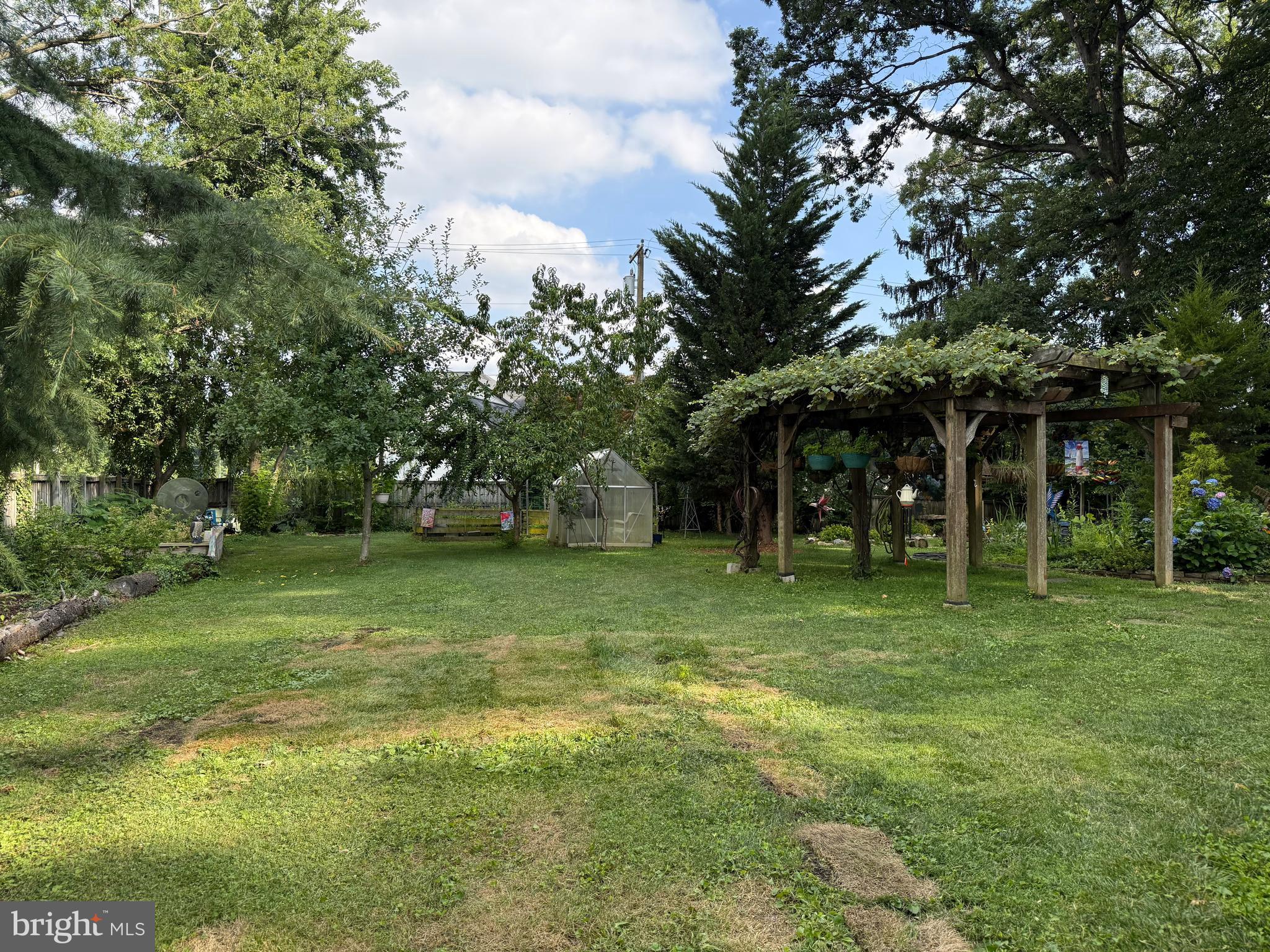 MIDFIELD - Residential