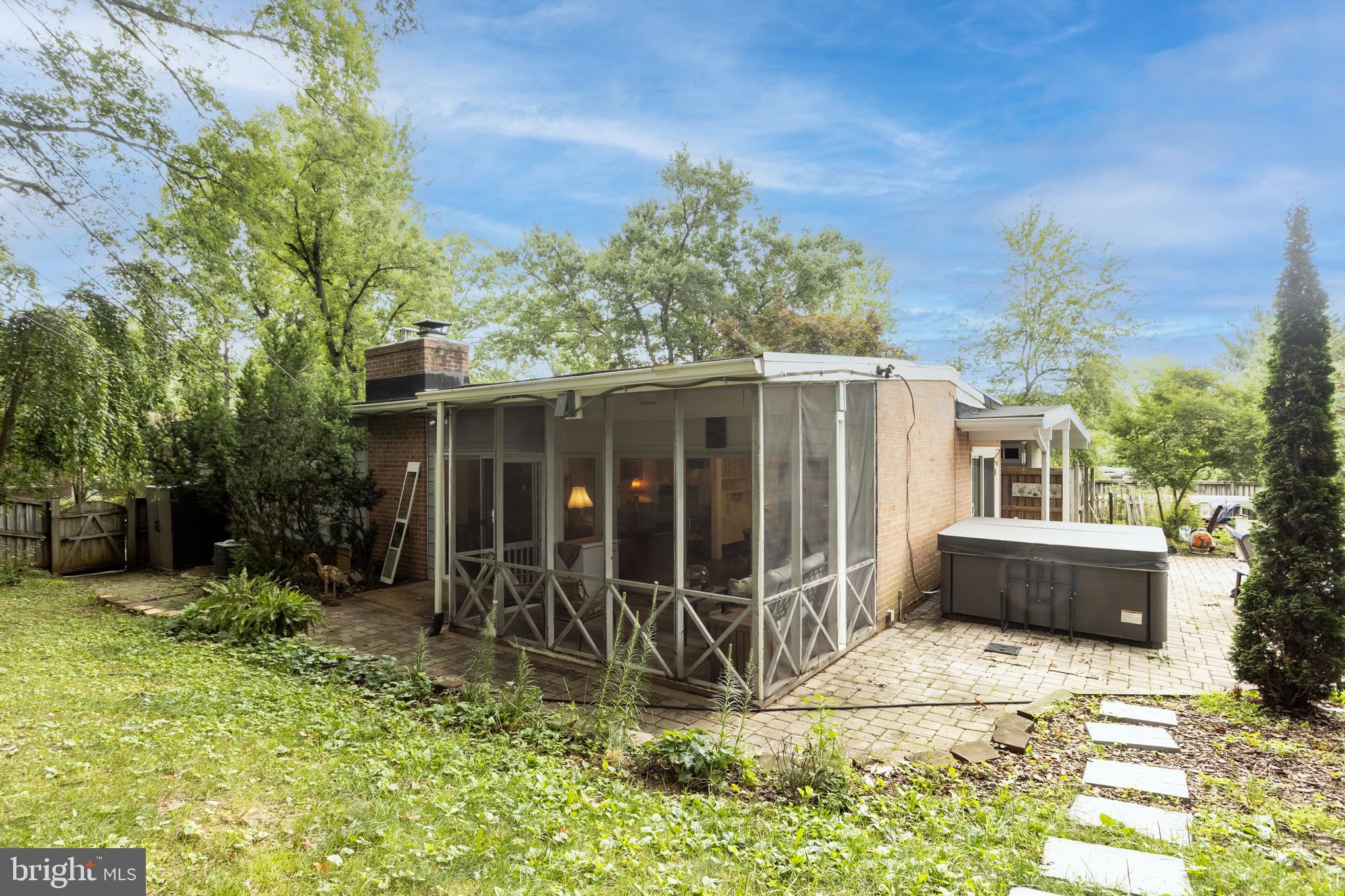 MIDFIELD - Residential
