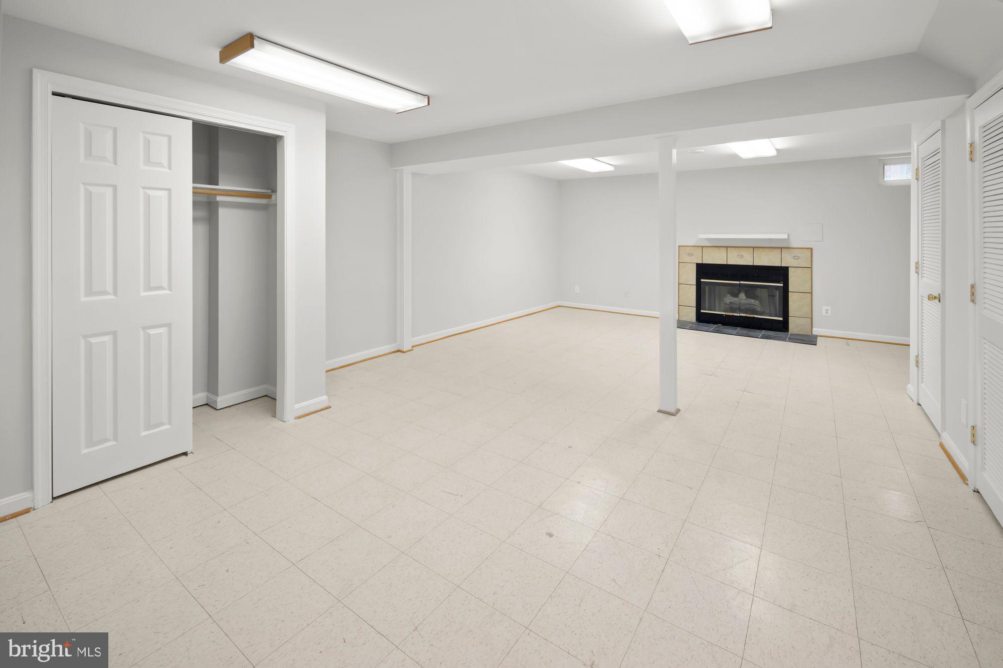 LANDSDOWNE - Residential