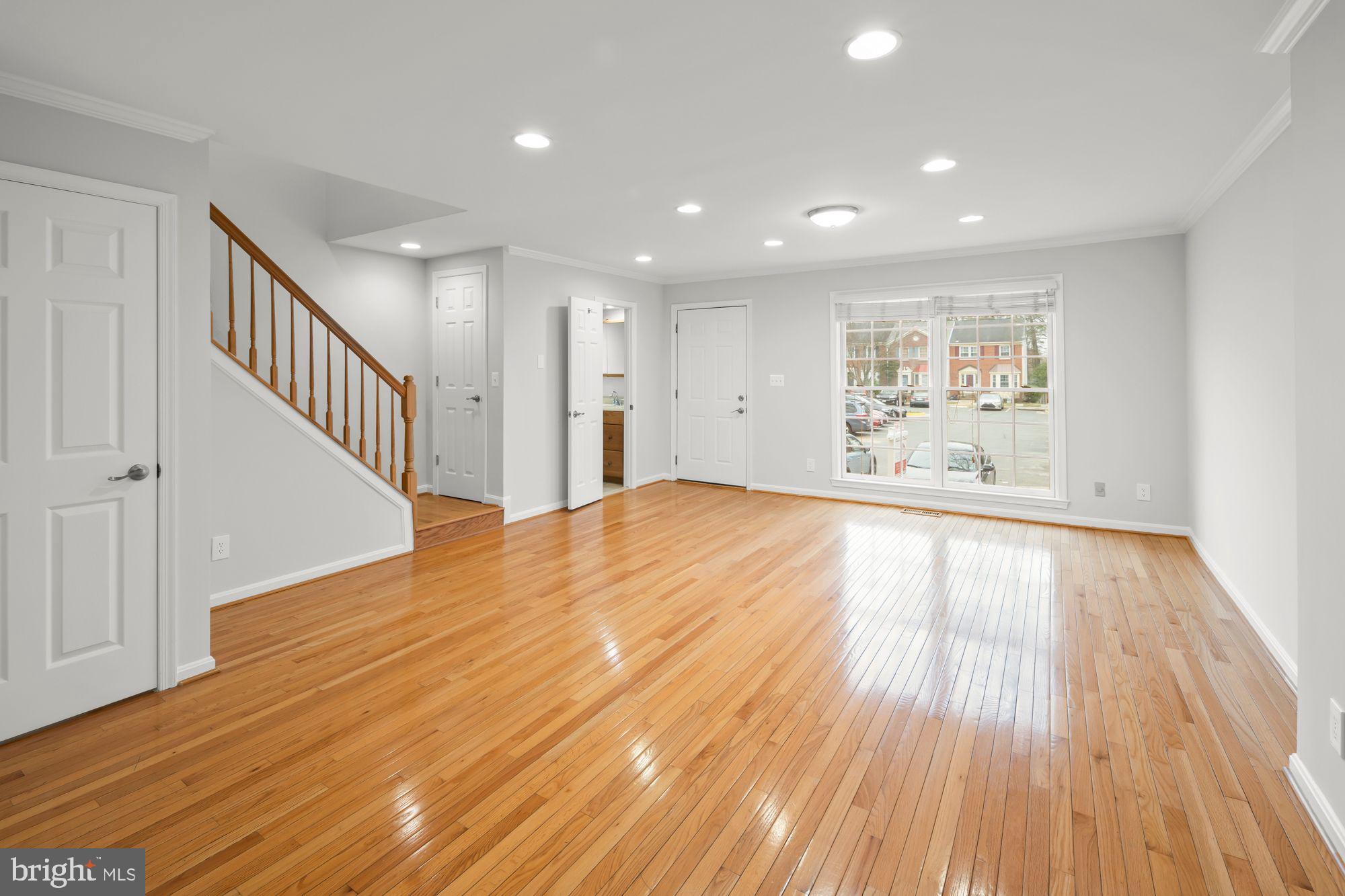 LANDSDOWNE - Residential
