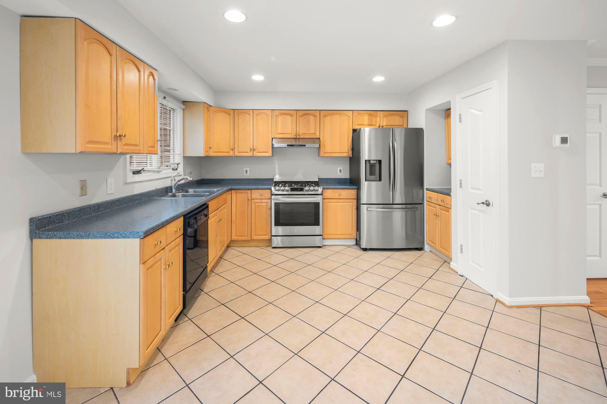 LANDSDOWNE - Residential