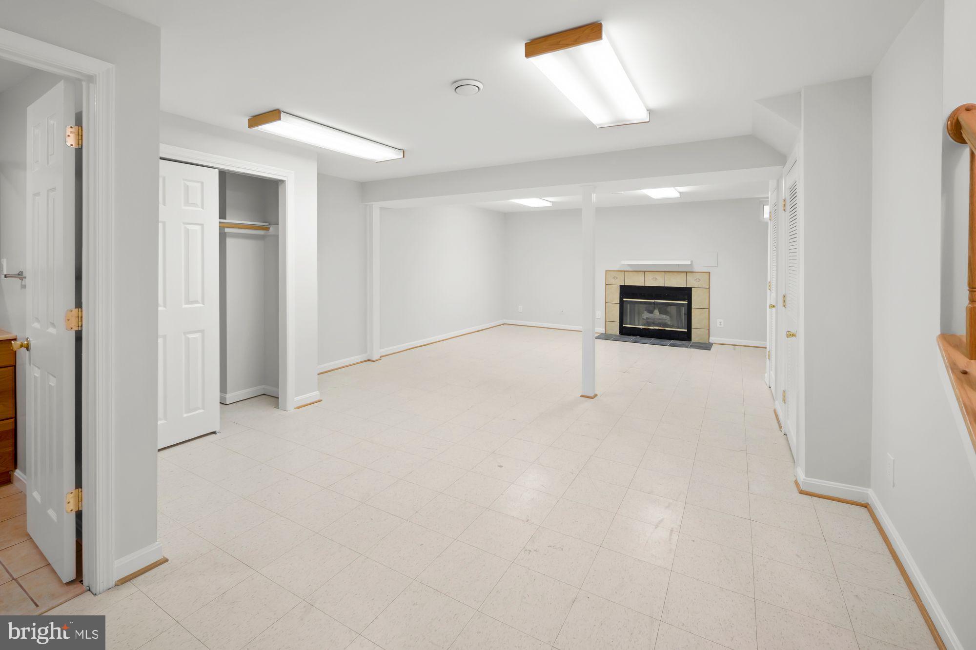 LANDSDOWNE - Residential