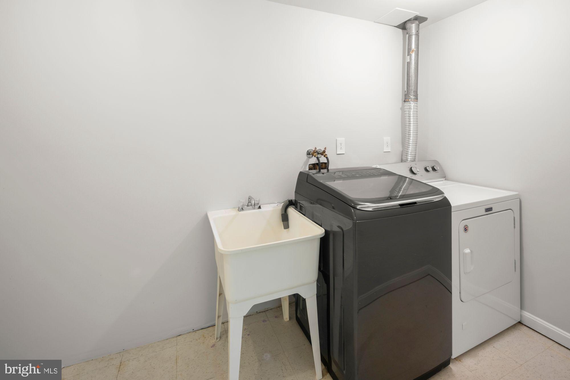 LANDSDOWNE - Residential