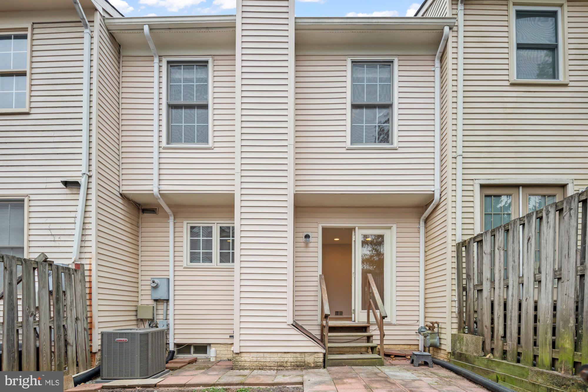 LANDSDOWNE - Residential
