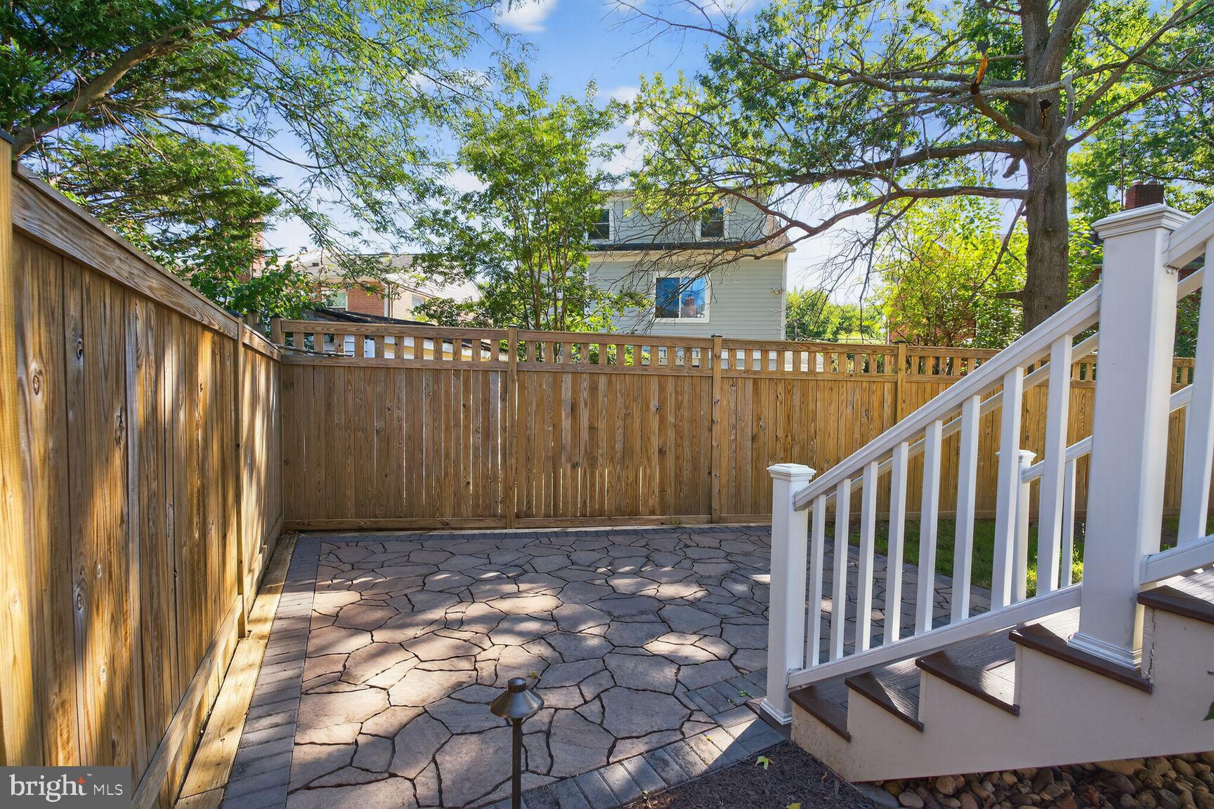 ROSEMONT PARK - Residential