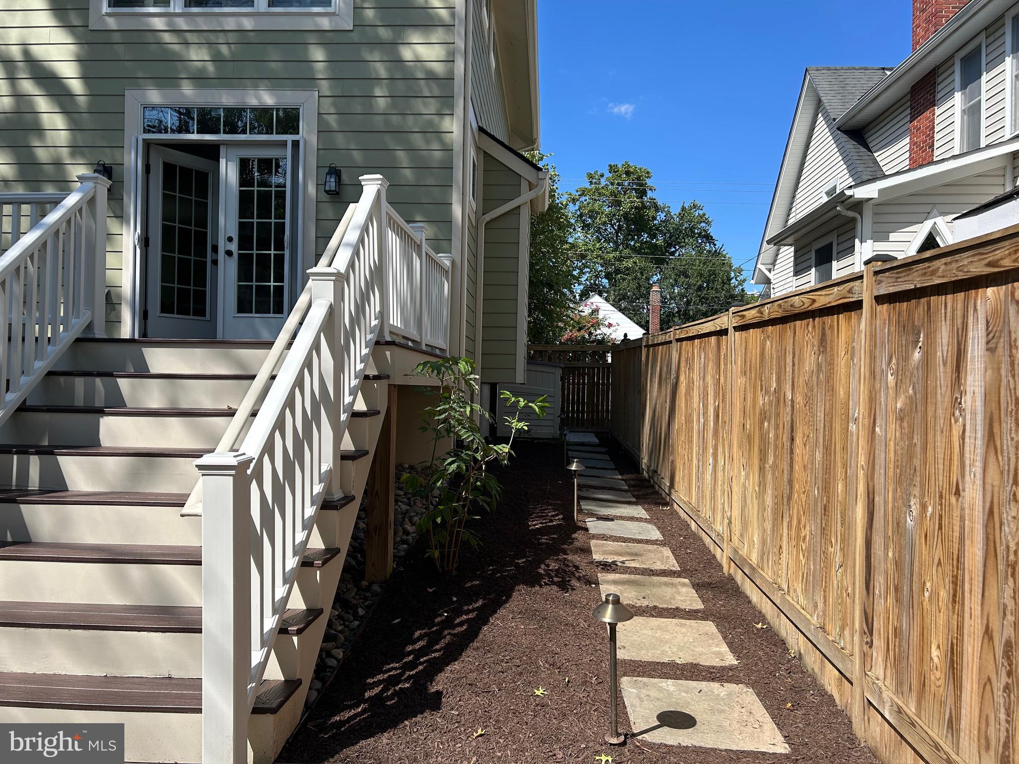 ROSEMONT PARK - Residential