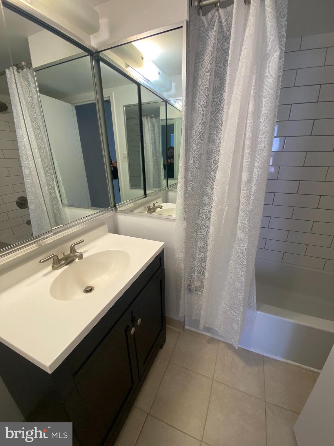PLYMOUTH HILLS - Residential Lease