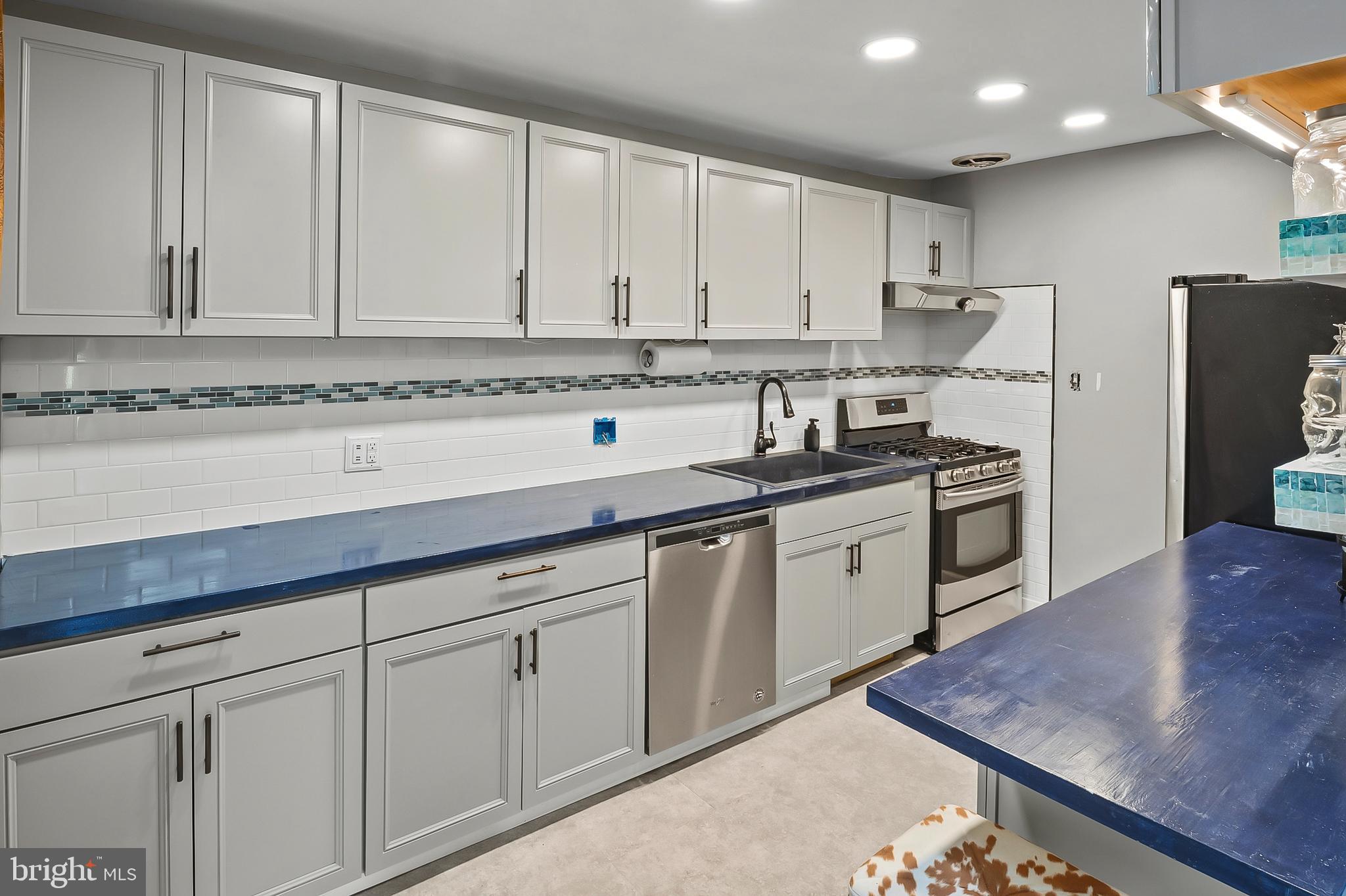 WALNUT GROVE - Residential