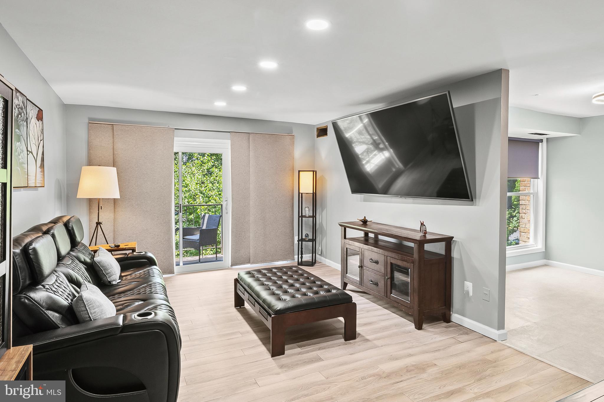 WALNUT GROVE - Residential