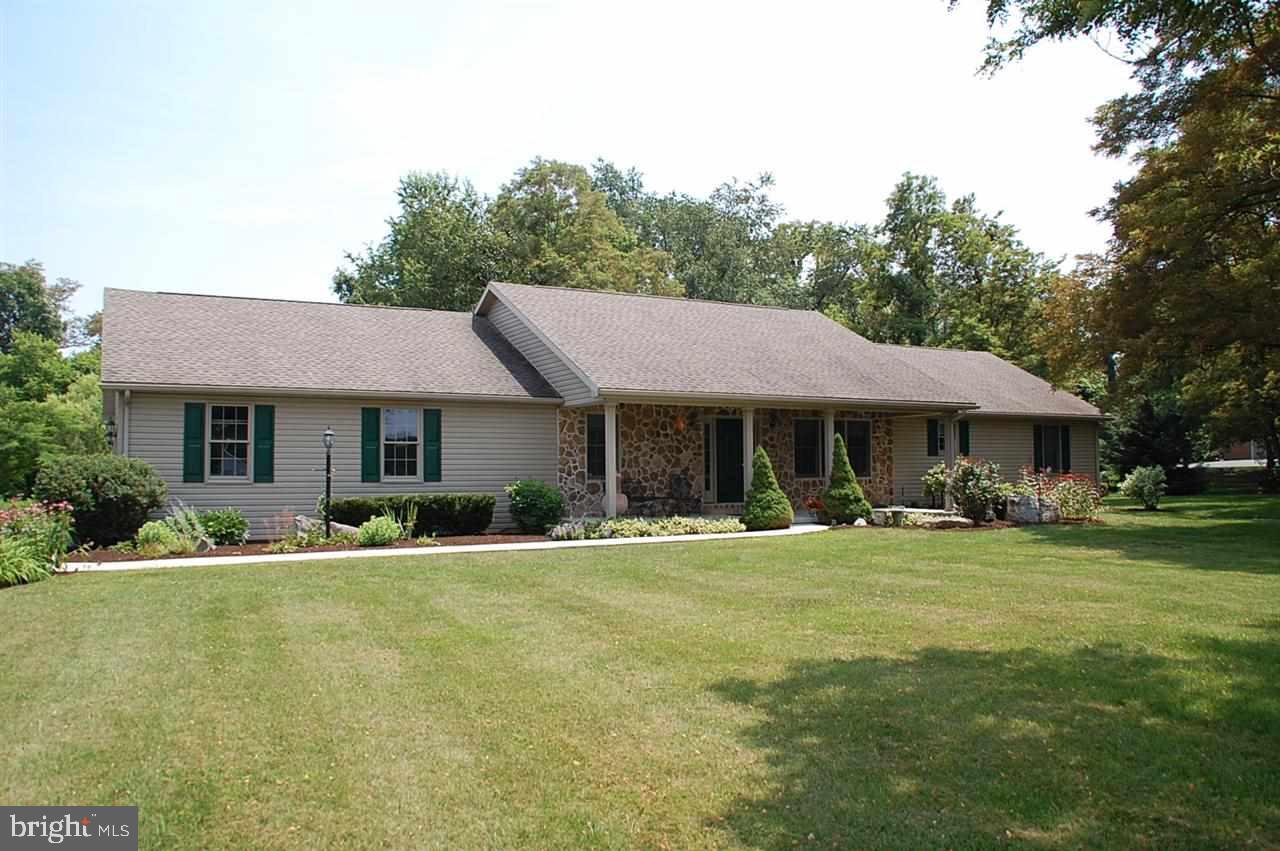 BEAUTIFUL RANCH STYLE HOME WITH AN OPEN FLOOR PLAN ON A WONDERFUL 2.65 ACRE LOT! THIS 2,400 SQFT HOME FEATURES 3 BEDROOMS, TWO FULL BATHS, FIRST FLOOR LAUNDRY, ATTACHED 3 CAR GARAGE AND A DECK OUT BACK FOR RELAXING! THE MASTER BEDROOM INCLUDES A FULL BATH COMPLETE W/ JETTED TUB AND A SEPARATE SHOWER ALONG WITH A WALK IN CLOSET. DON?T MISS THIS ONE!!!