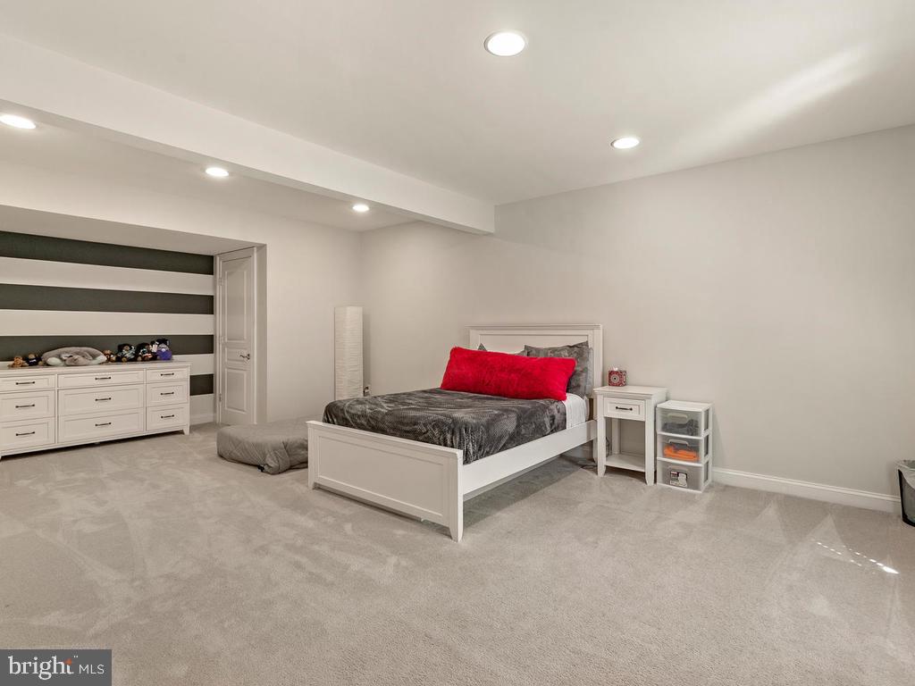 GLEN MEADOWS - Residential