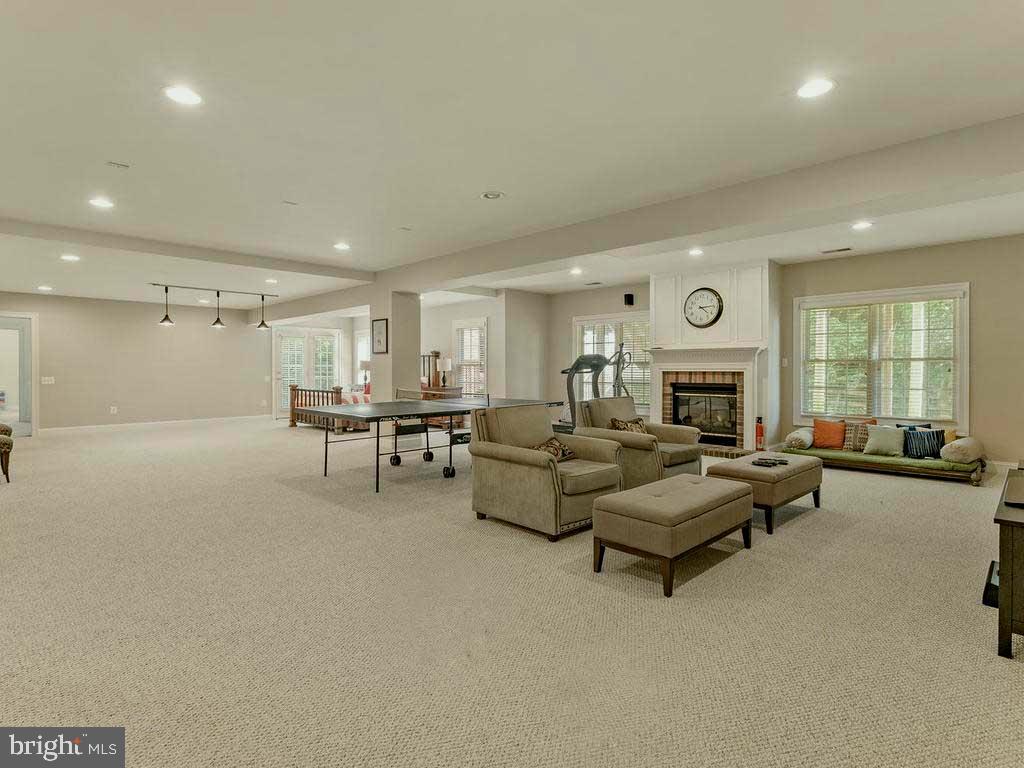 GLEN MEADOWS - Residential