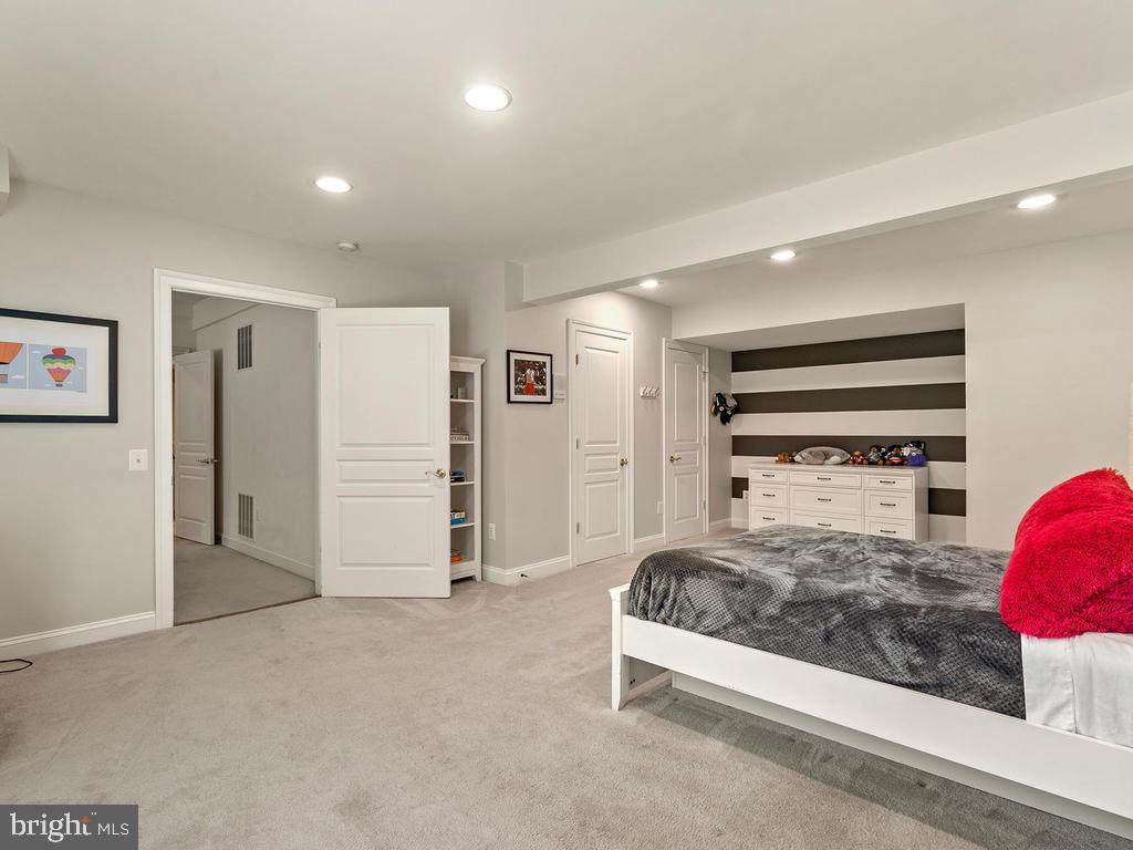GLEN MEADOWS - Residential