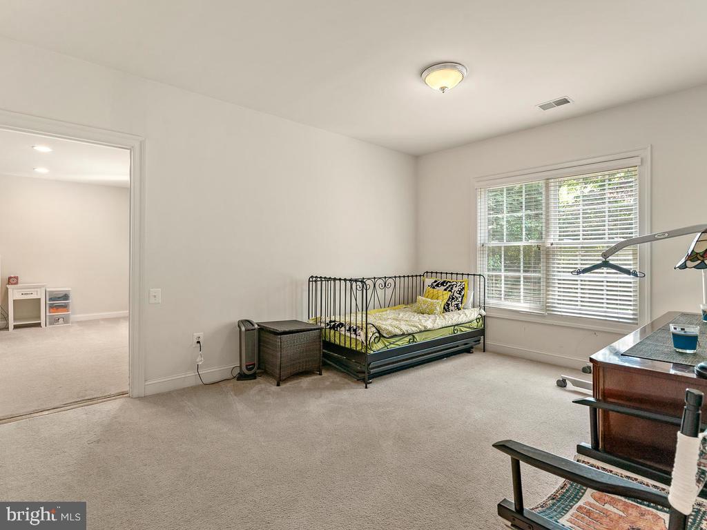 GLEN MEADOWS - Residential